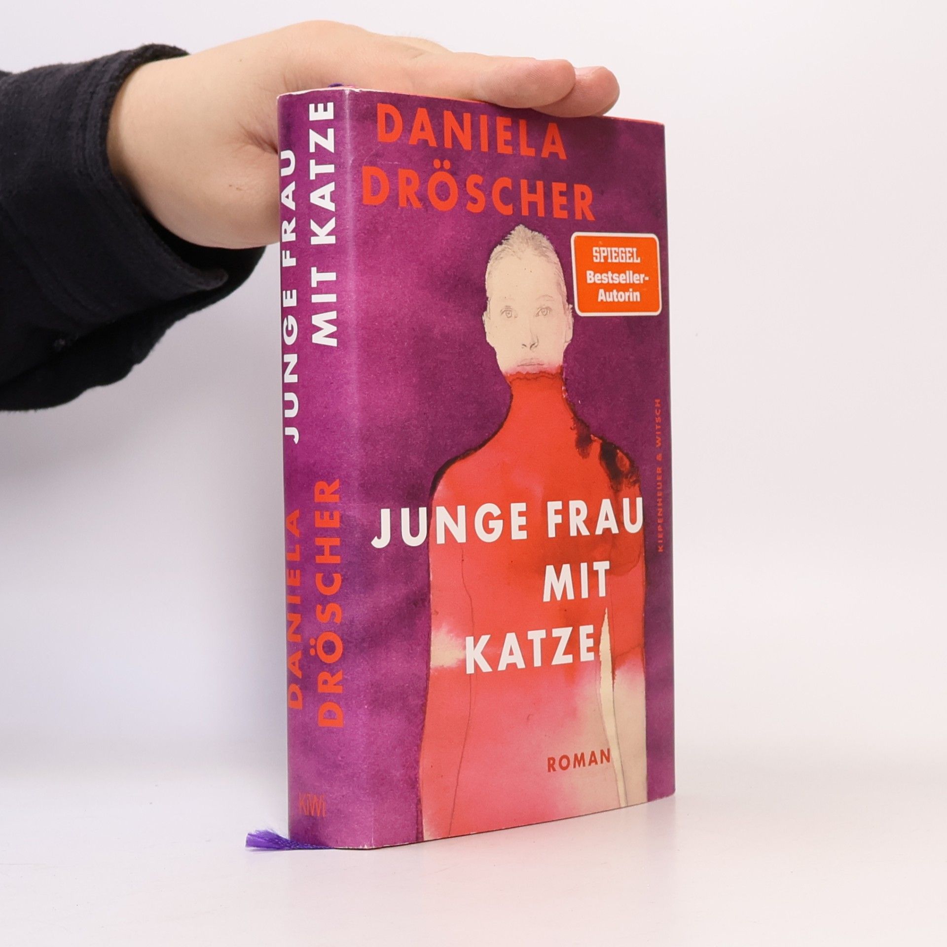 Daniela Dröscher Junge Frau mit Katze