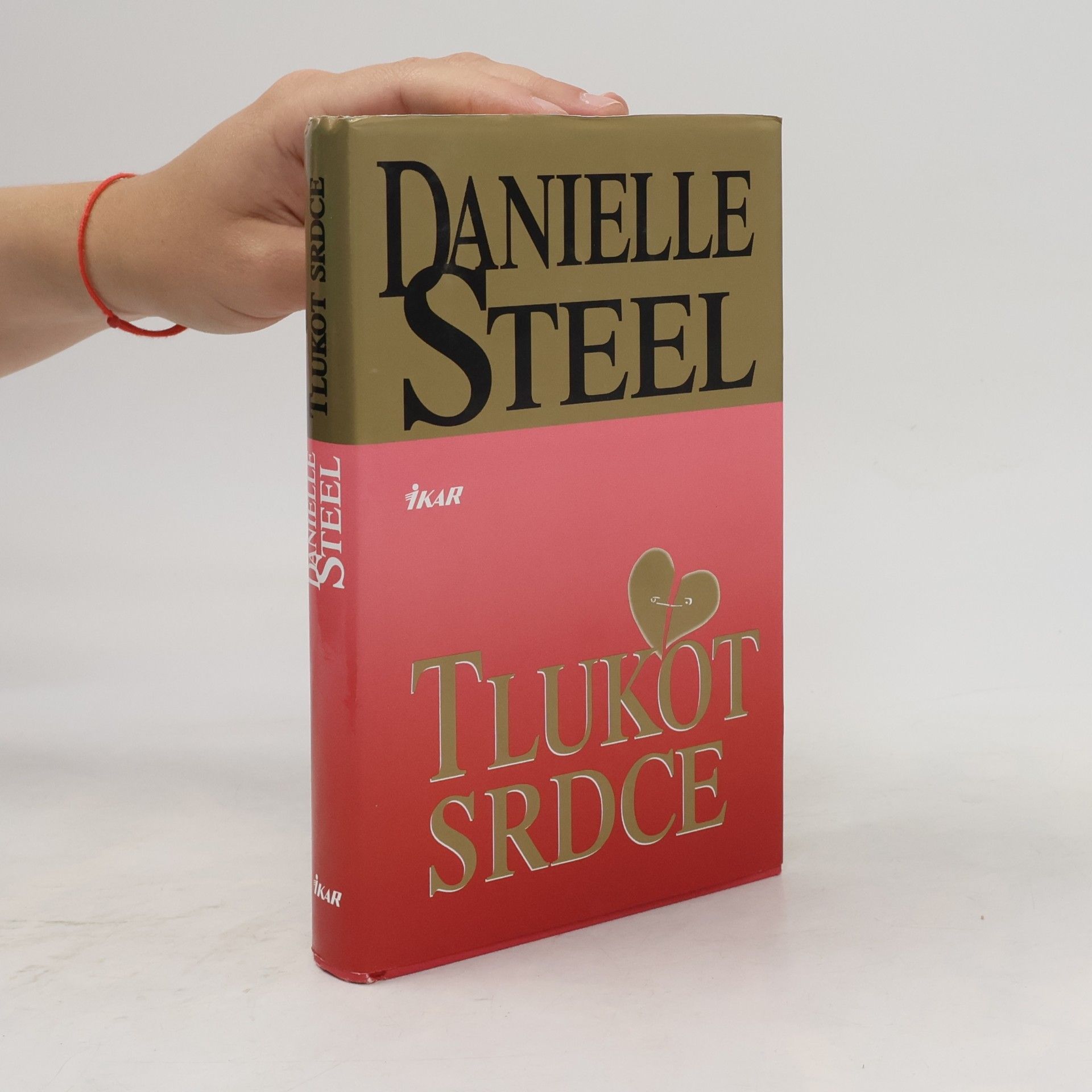 Danielle Steel Tlukot srdce