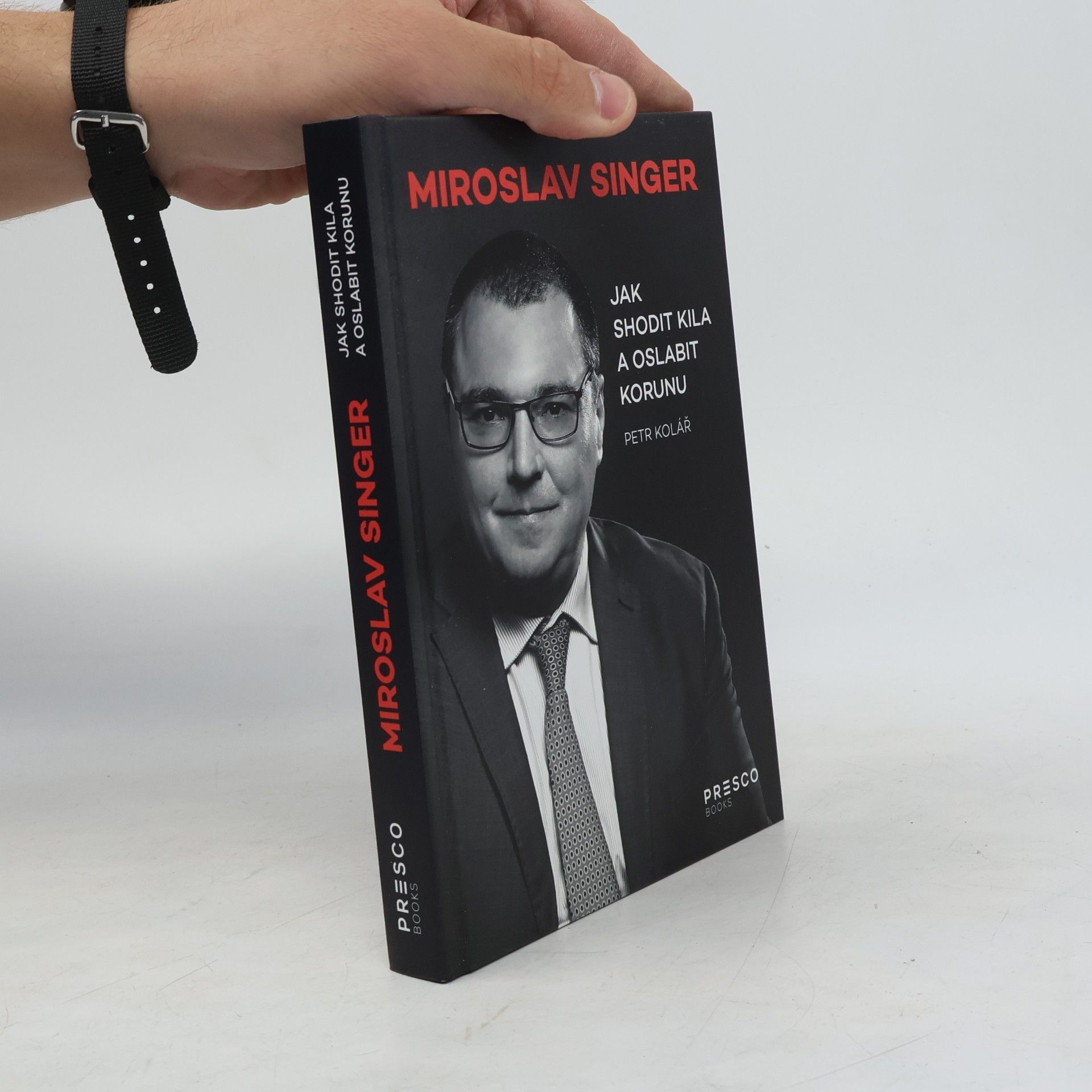 Jak shodit kila a oslabit korunu