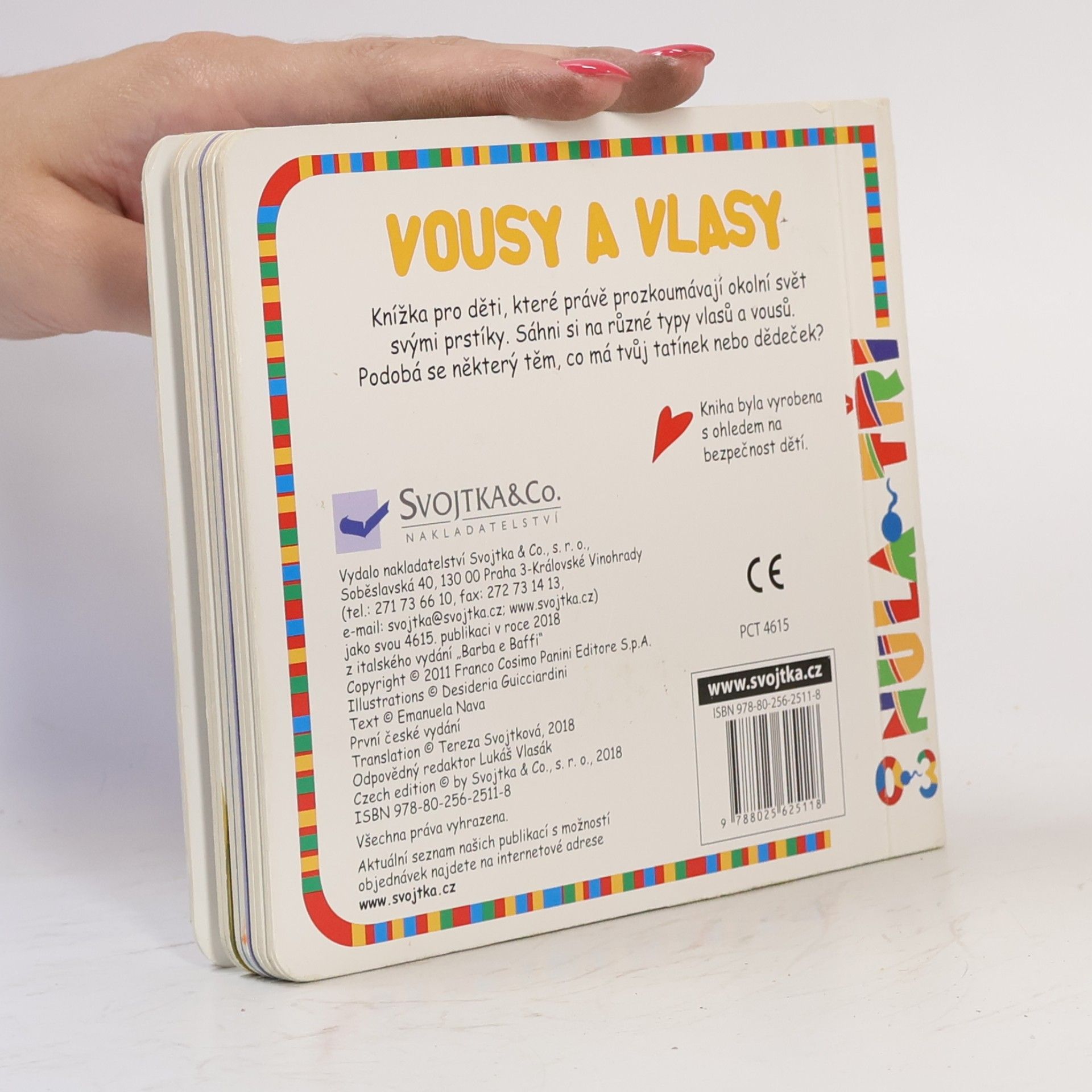 Emanuela Nava Vousy a vlasy