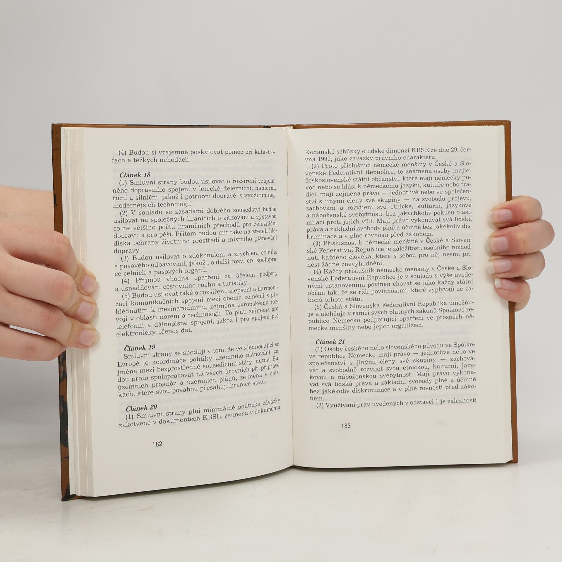 Various authors Komu sluší omluva. Češi a sudetští Němci