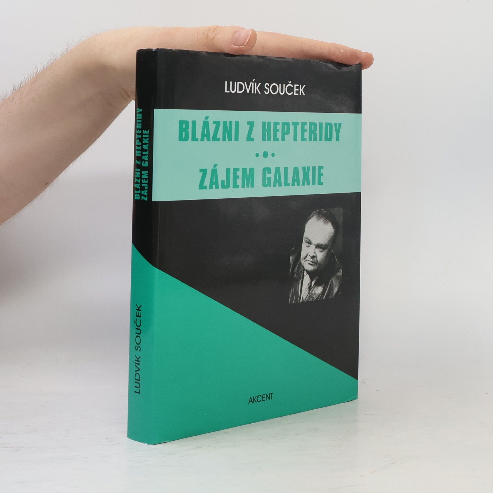 Blázni z Hepteridy / Zájem galaxie