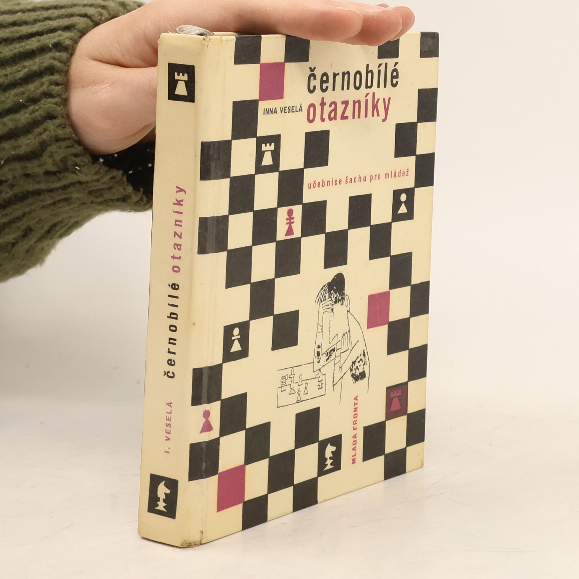 Inna Veselá Černobílé otazníky