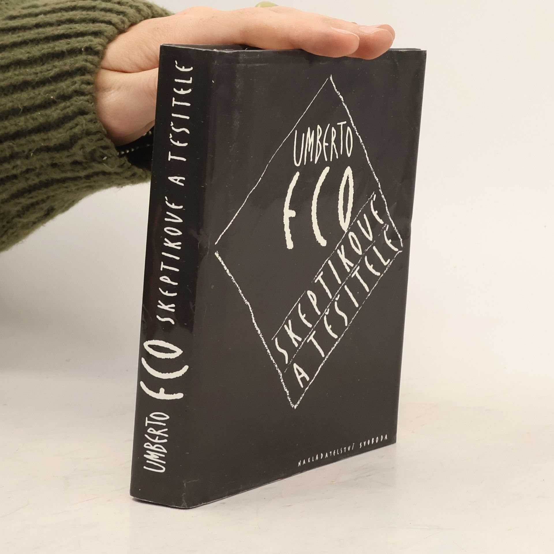 Umberto Eco Skeptikové a těšitelé