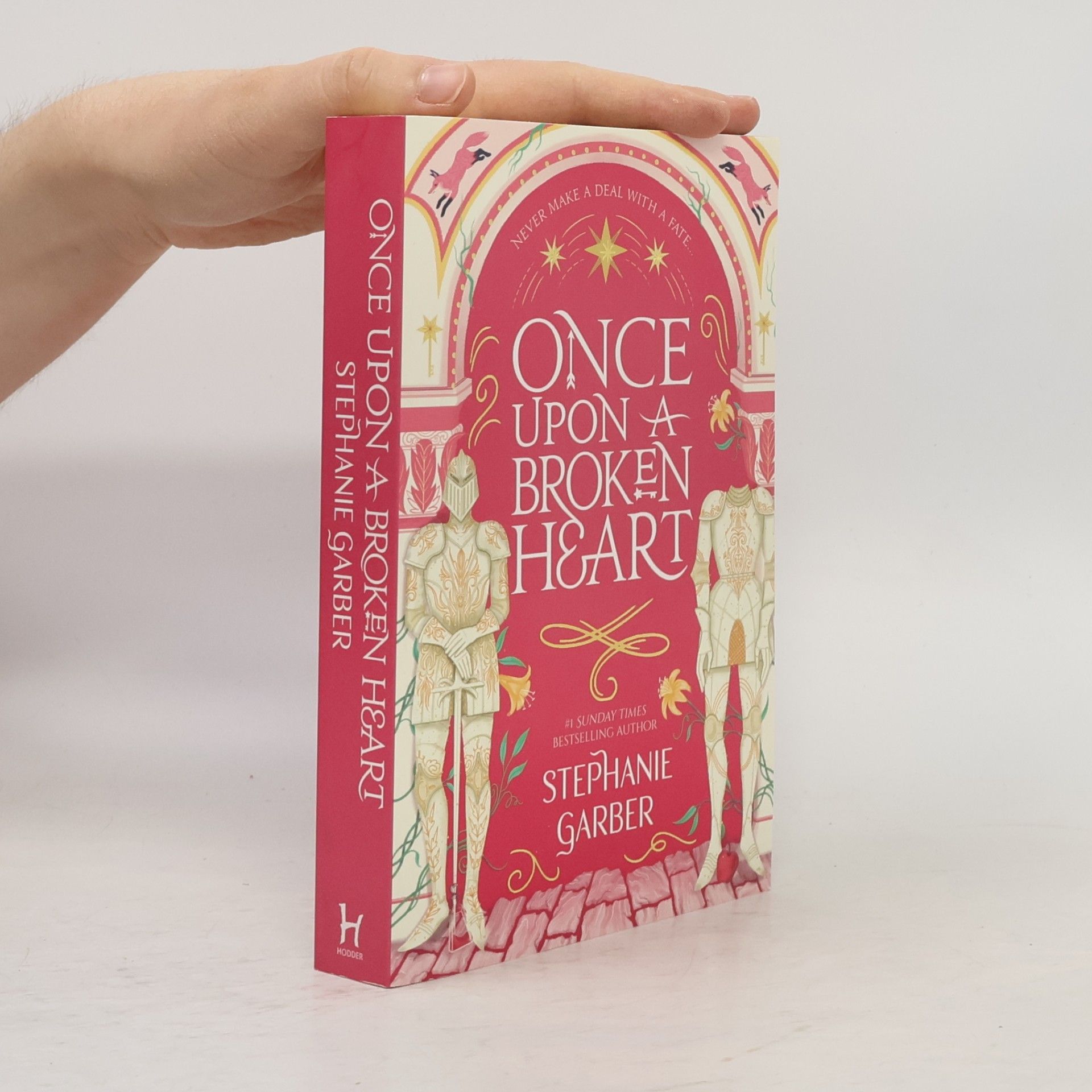 Stephanie Garber Once upon a broken heart