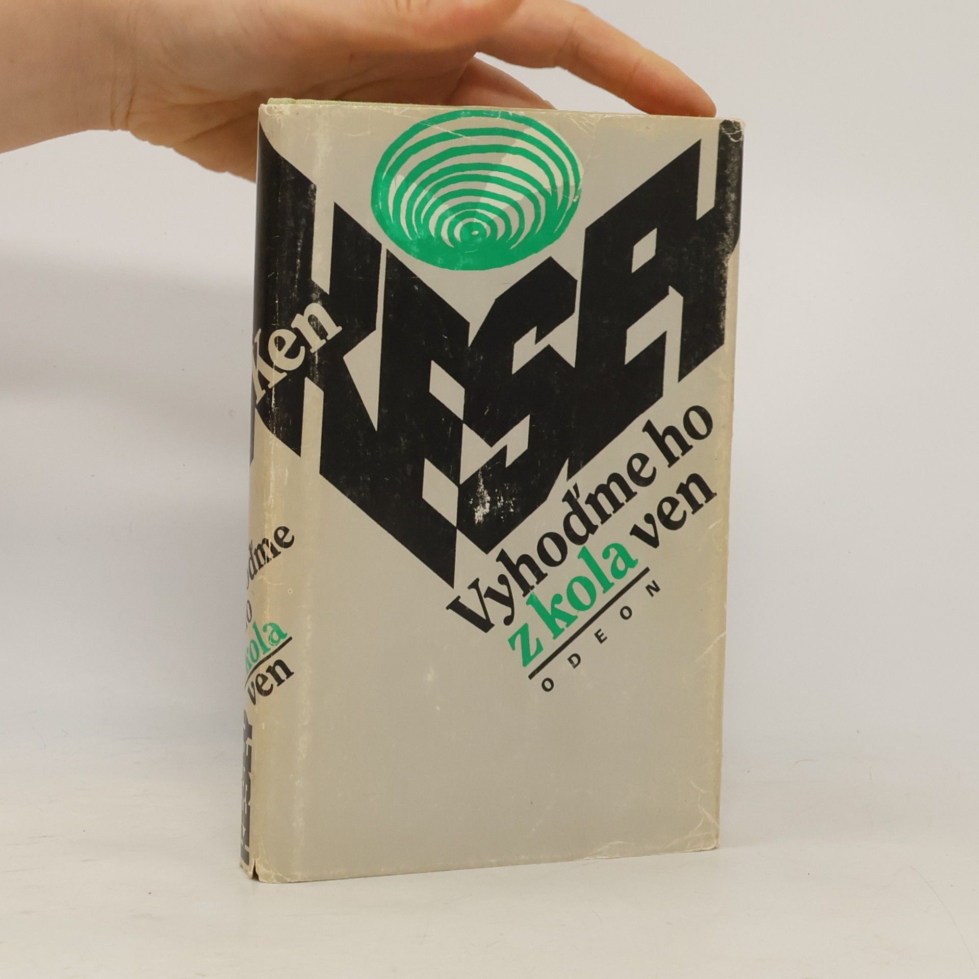 Ken Kesey Vyhoďme ho z kola ven