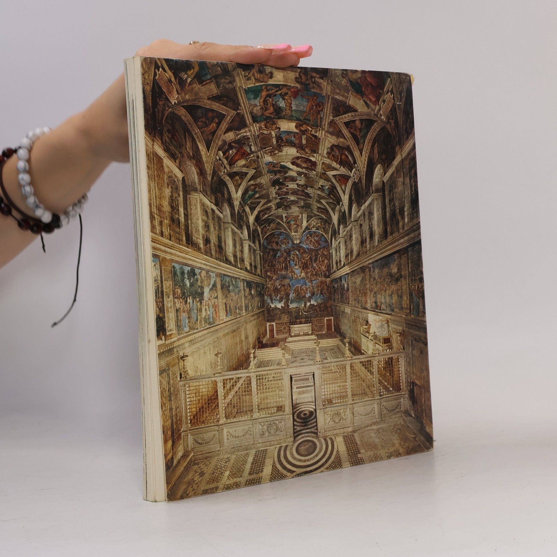 Francesco Roncalli The Vatican Museums. 100 Color Illustrations