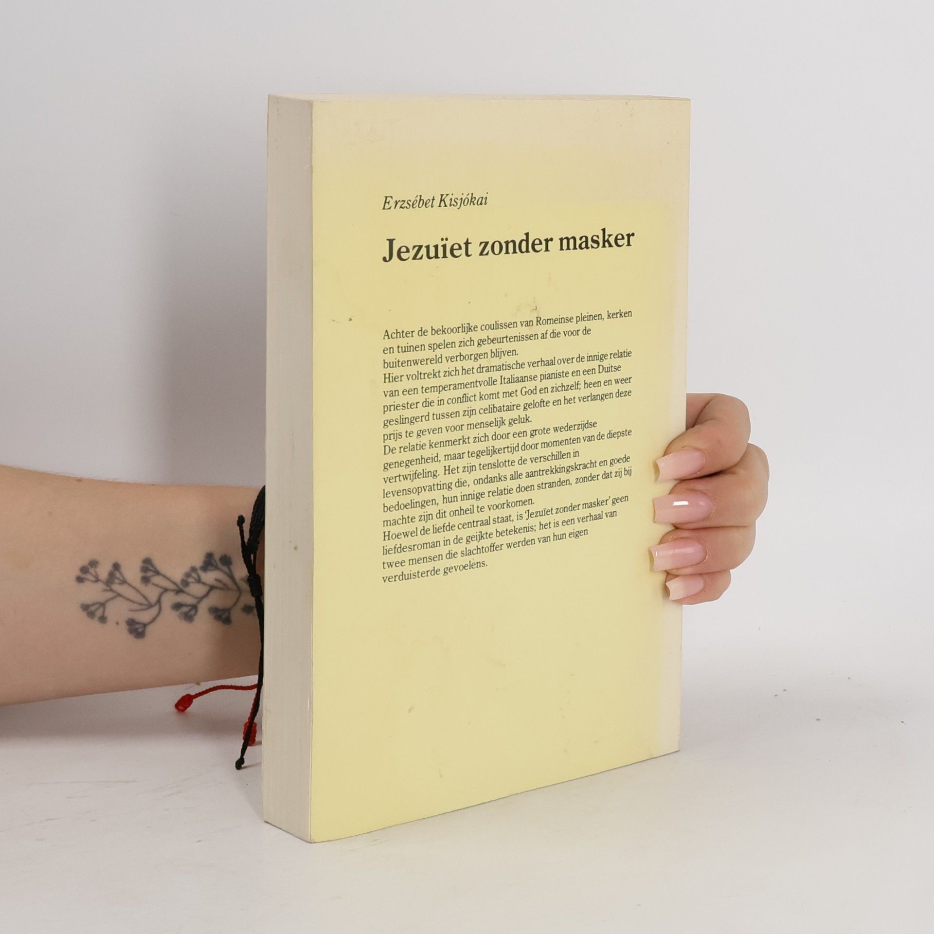 Erzsébet Kisjókai Jezuïet zonder masker