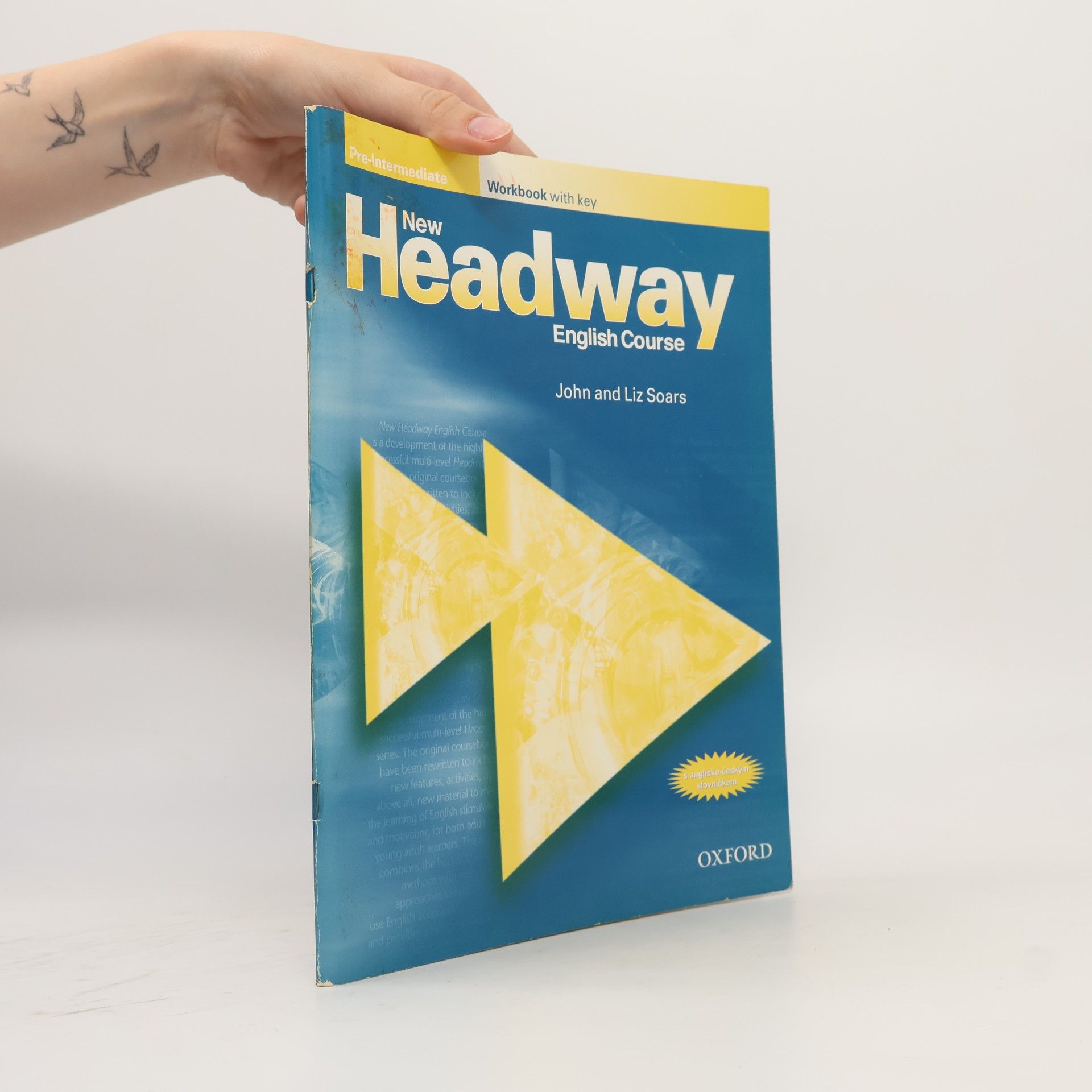 Liz Soars New Headway English course : pre-intermediate workbook with key
