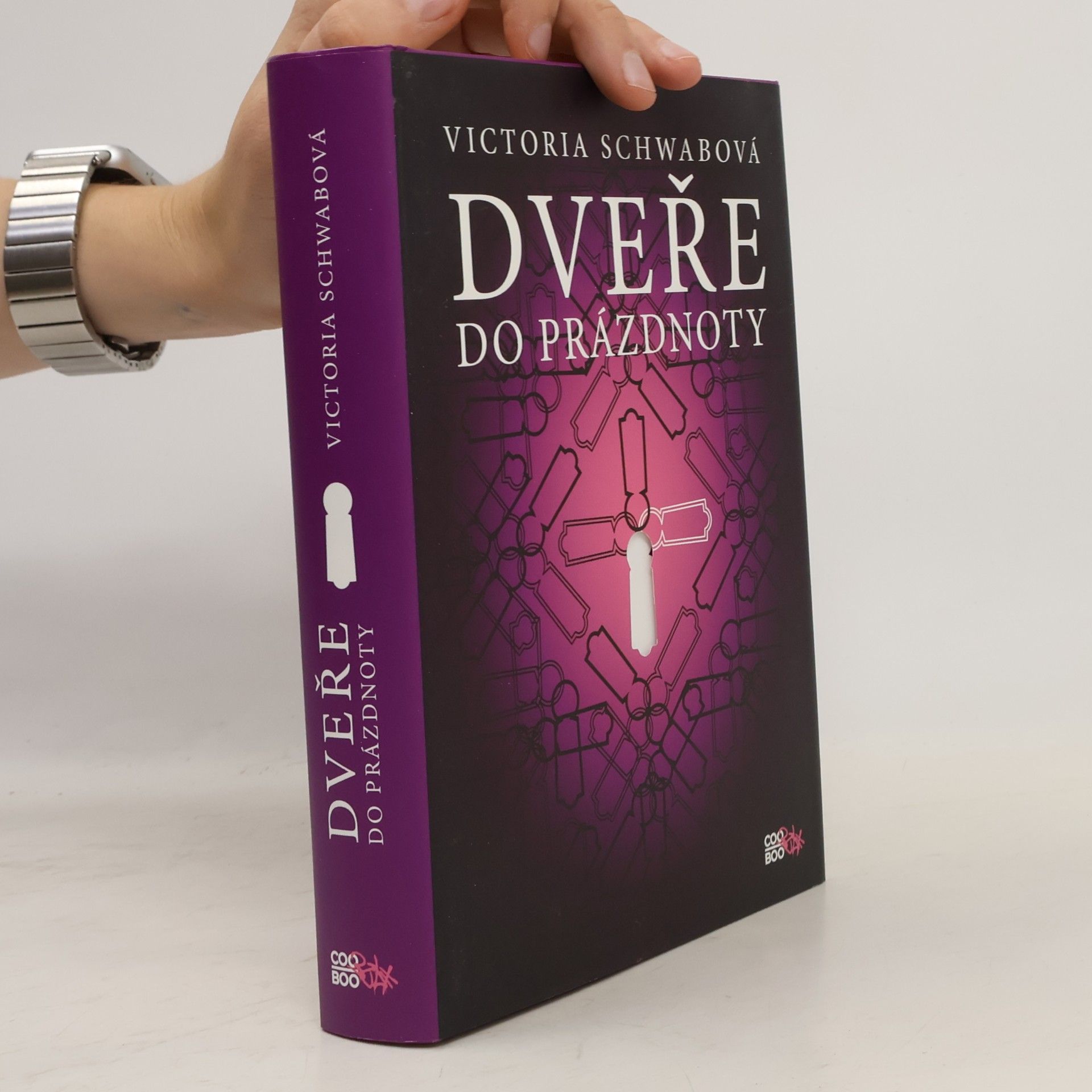 Victoria Schwab Dveře do prázdnoty