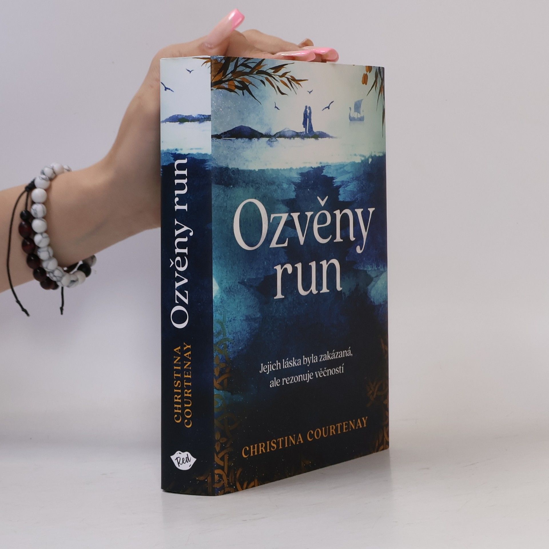 Christina Courtenay Ozvěny run