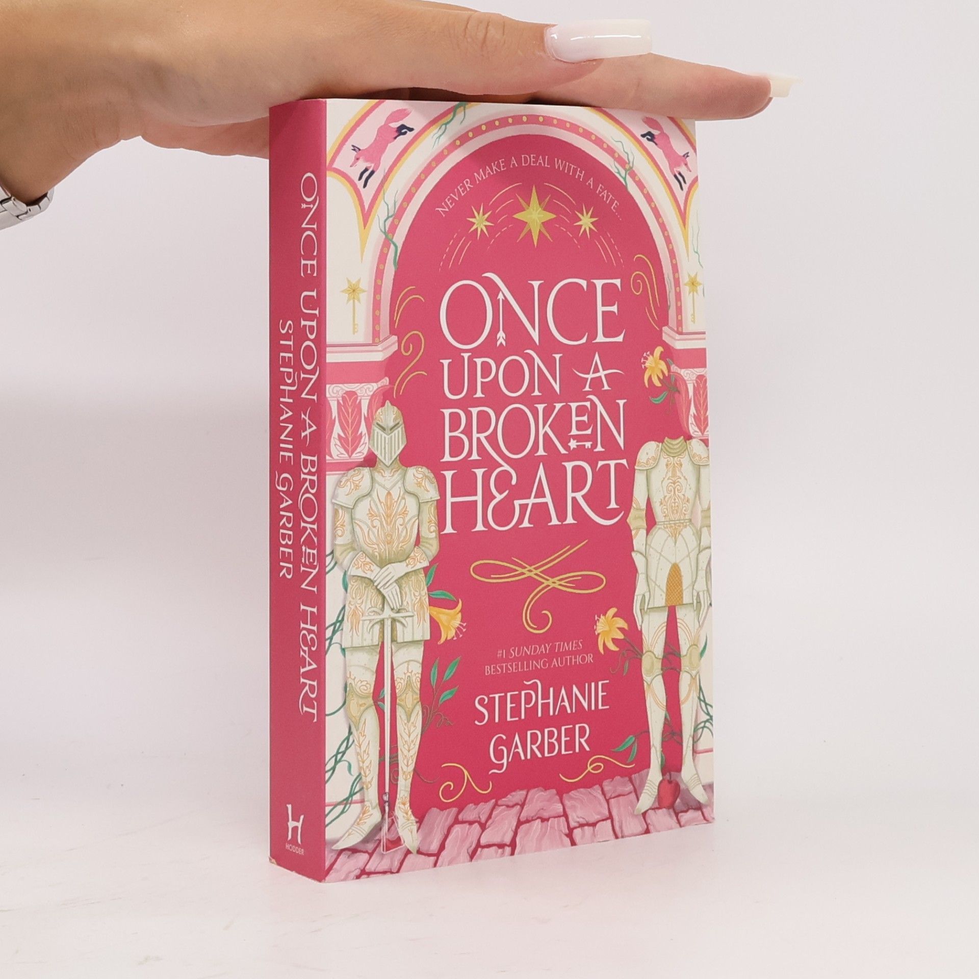 Stephanie Garber Once upon a broken heart