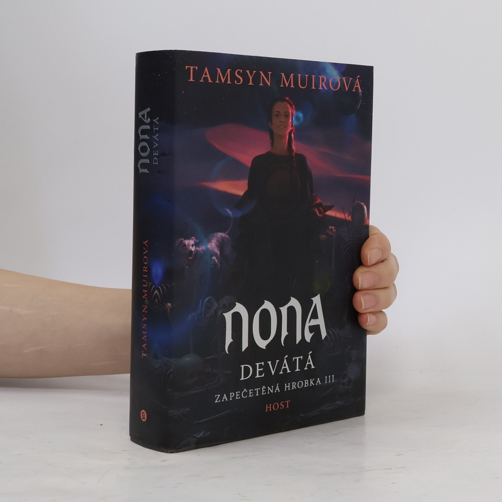 Tamsyn Muir Zapečetěná hrobka III. Nona Devátá