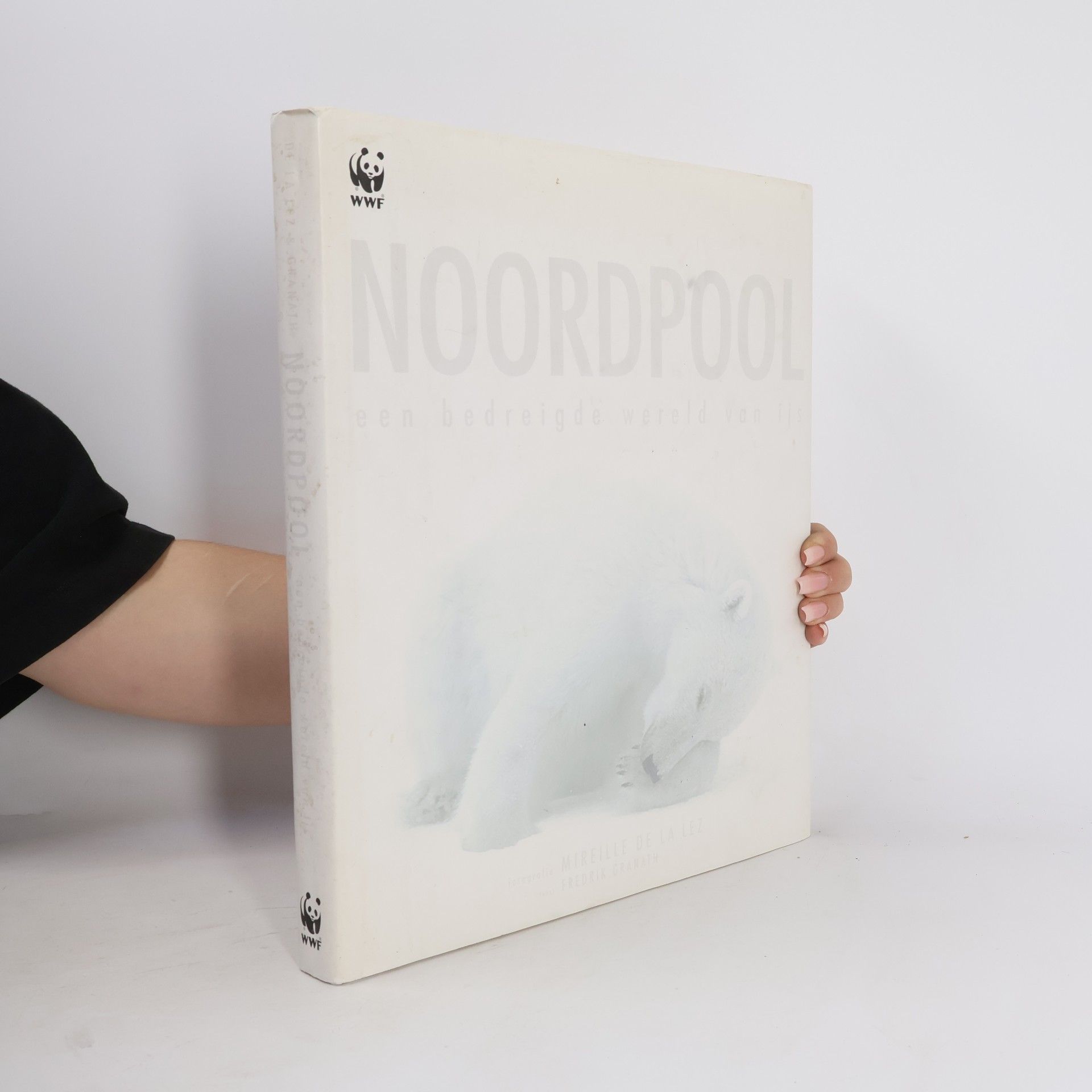 Noordpool. Een bedreigde wereld van ijs