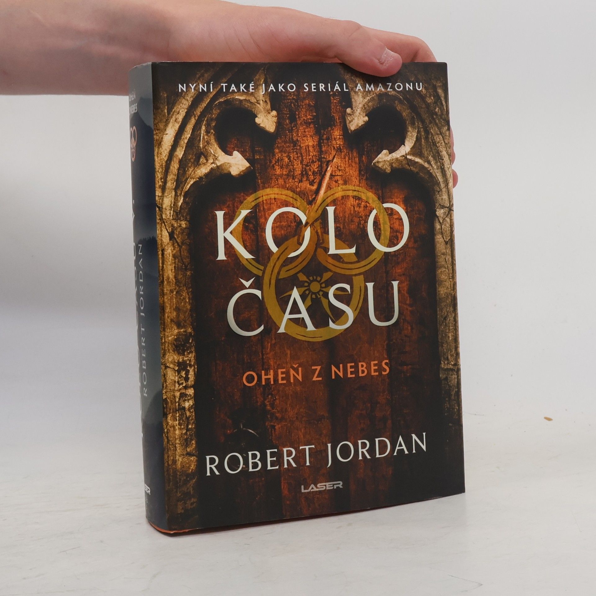 Robert Jordan Kolo času V. Oheň z nebes