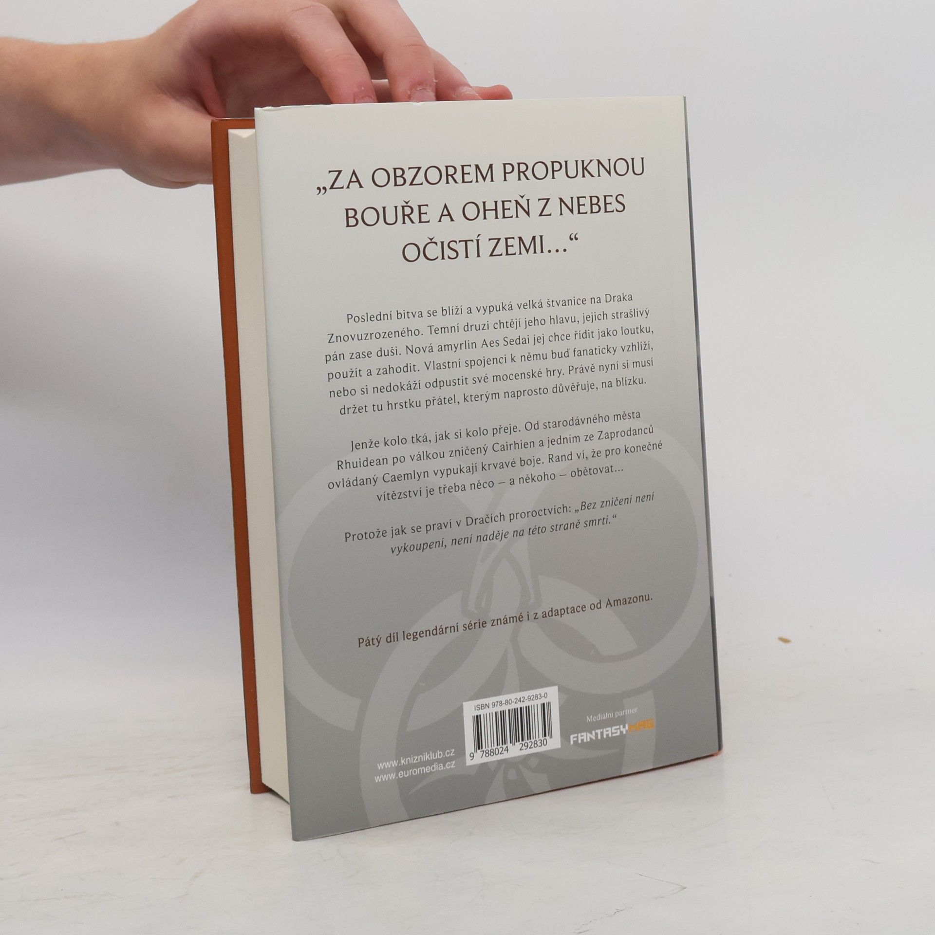 Robert Jordan Kolo času V. Oheň z nebes