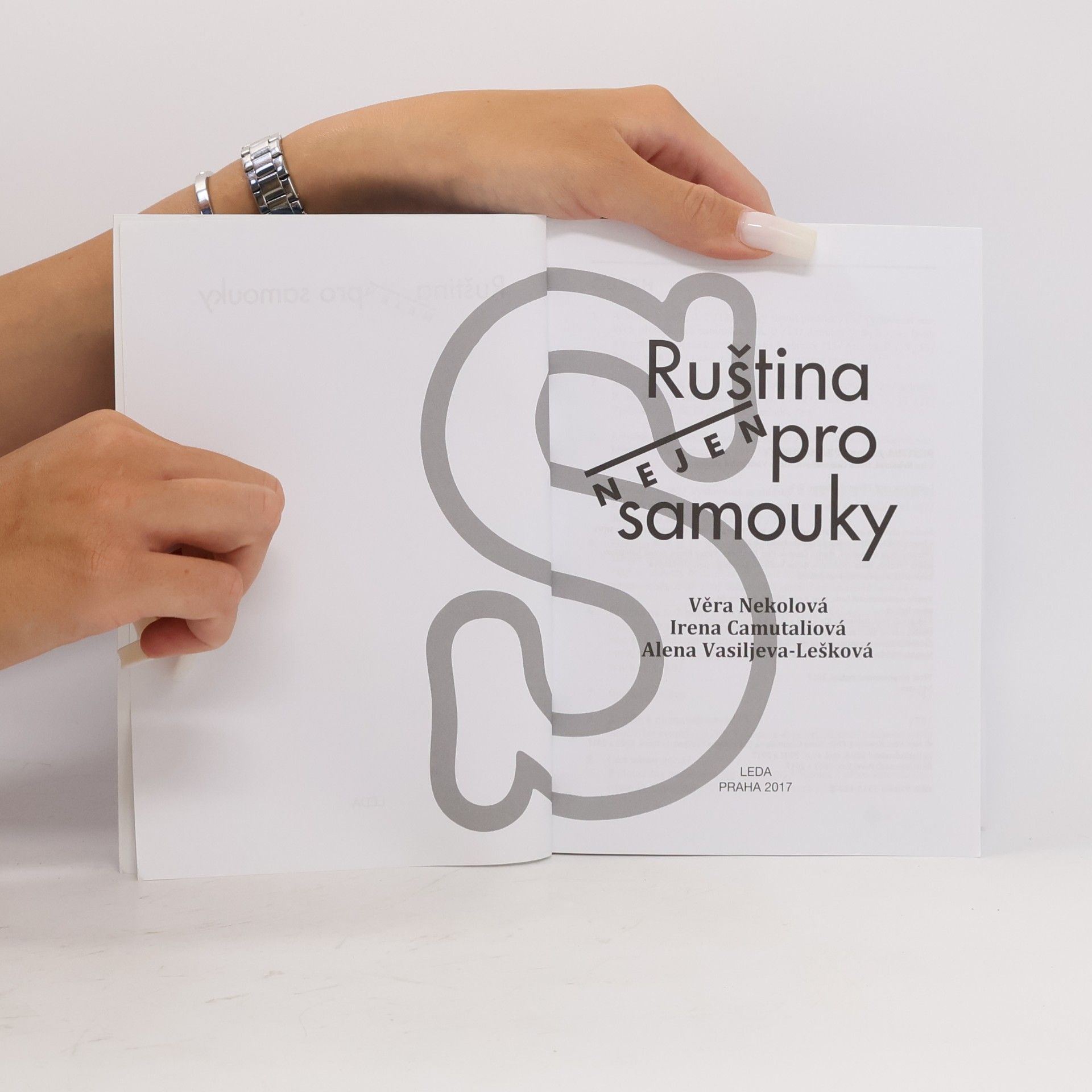 Alena Vasiljeva Lešková Ruština nejen pro samouky. Učebnice