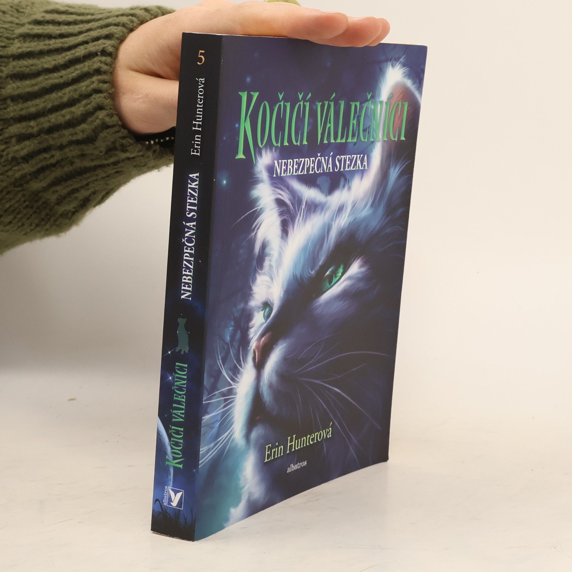 Erin Hunter Nebezpečná stezka. Kočičí válečníci