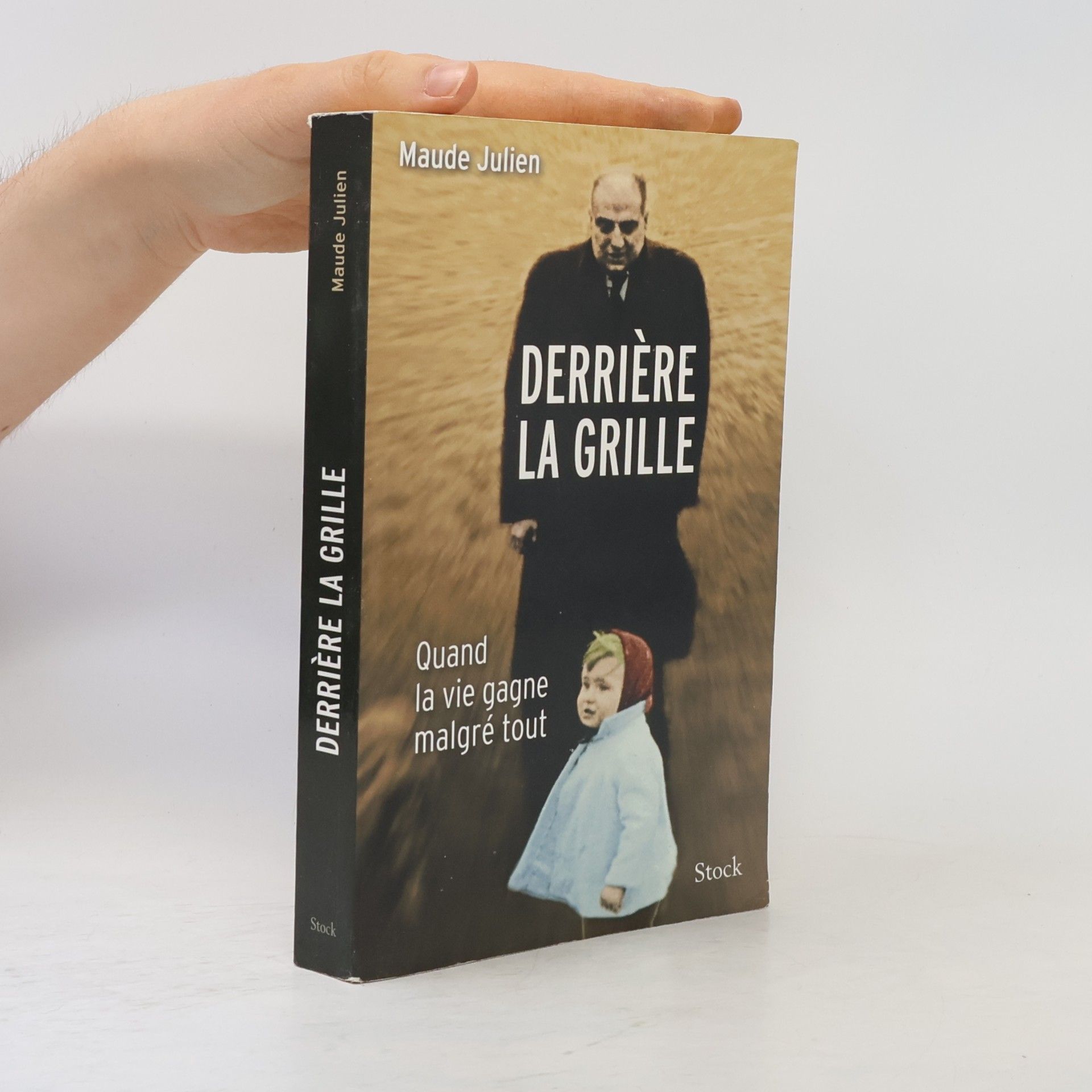 Maude Julien Essais - Documents: Derriere la grille