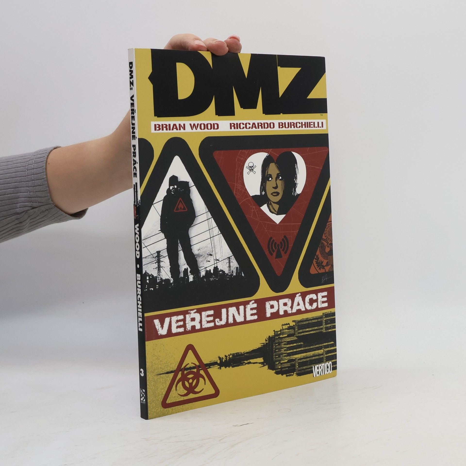 Brian Wood DMZ. Veřejné práce