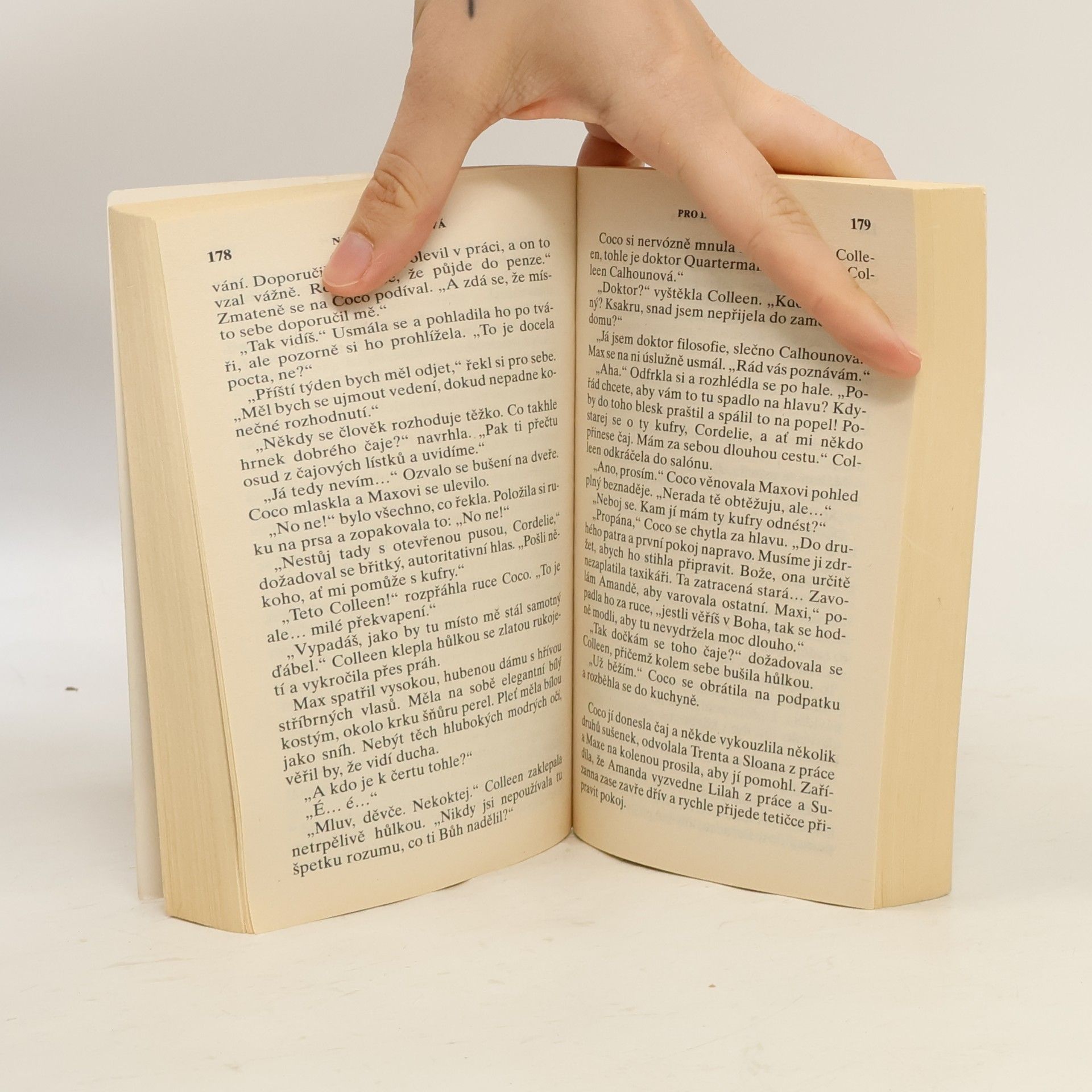 Nora Roberts Ztracený náhrdelník
