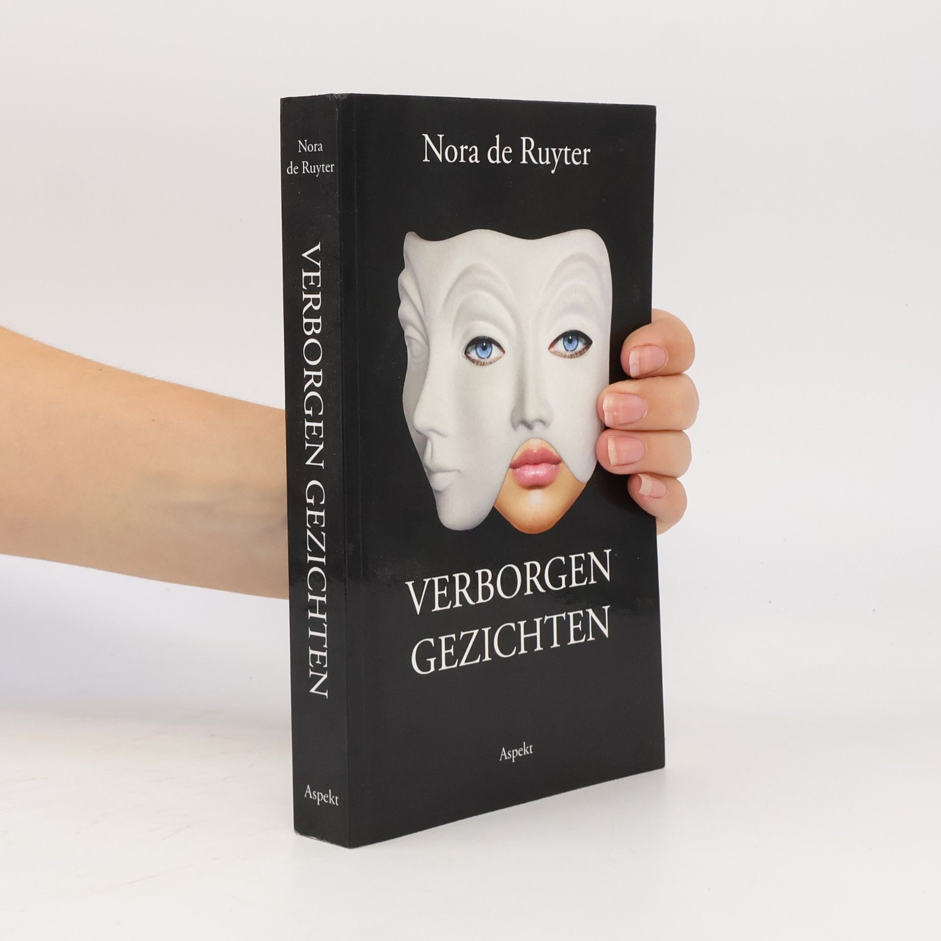 Nora de Ruyter Verborgen gezichten