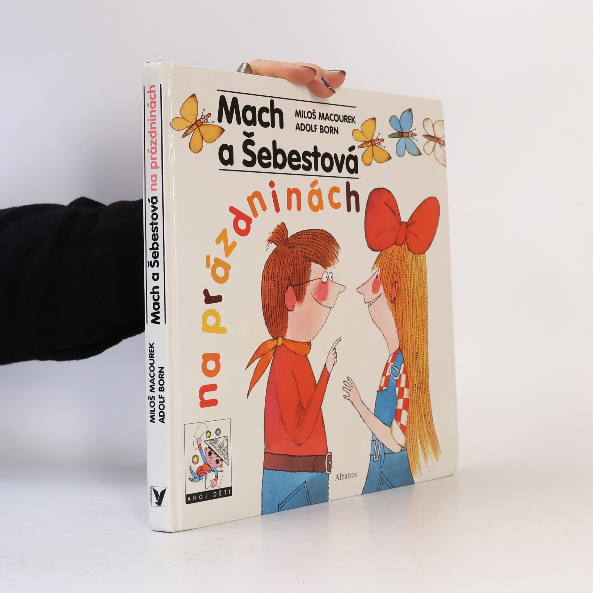Miloš Macourek Mach a Šebestová na prázdninách