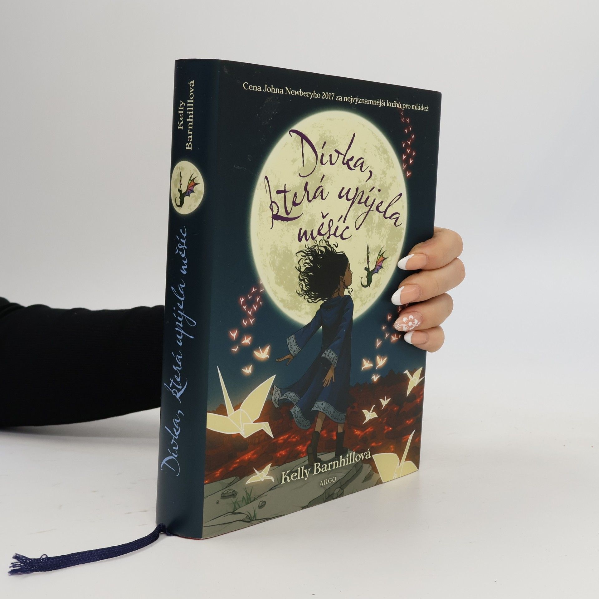 Kelly Barnhill Dívka, která upíjela měsíc