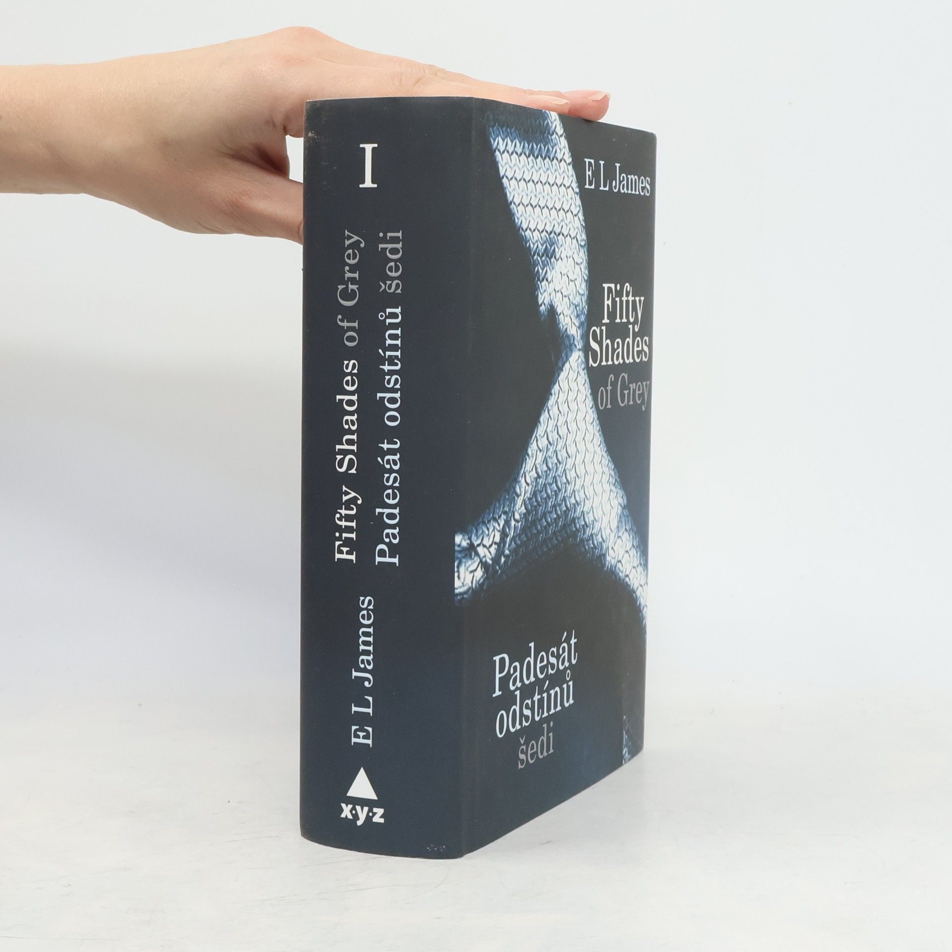 E. L. James Padesát odstínů šedi