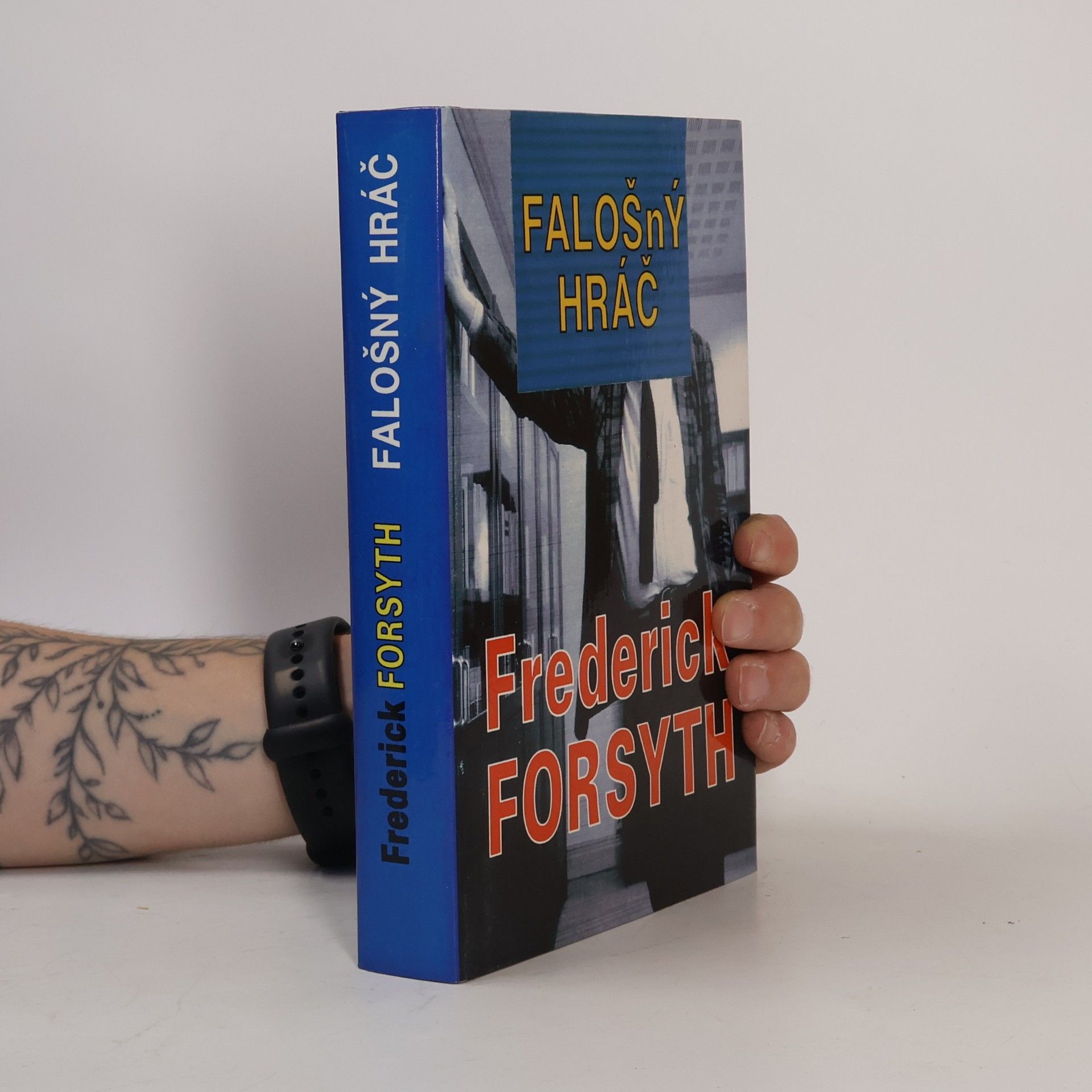 Frederick Forsyth Falošný hráč
