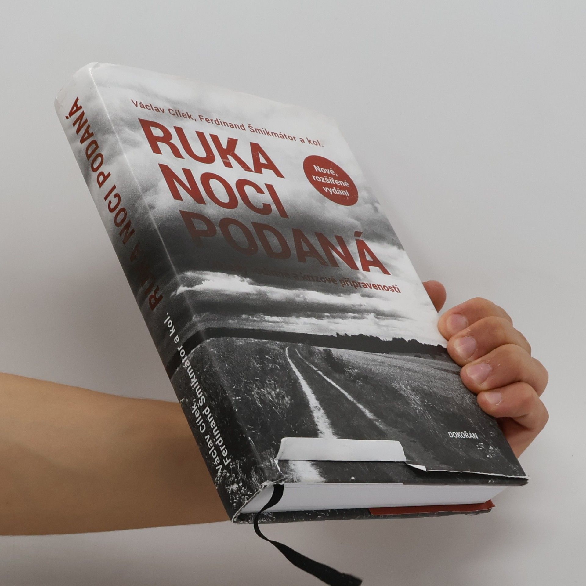 Václav Cílek Ruka noci podaná - Základy rodinné a krizové připravenosti