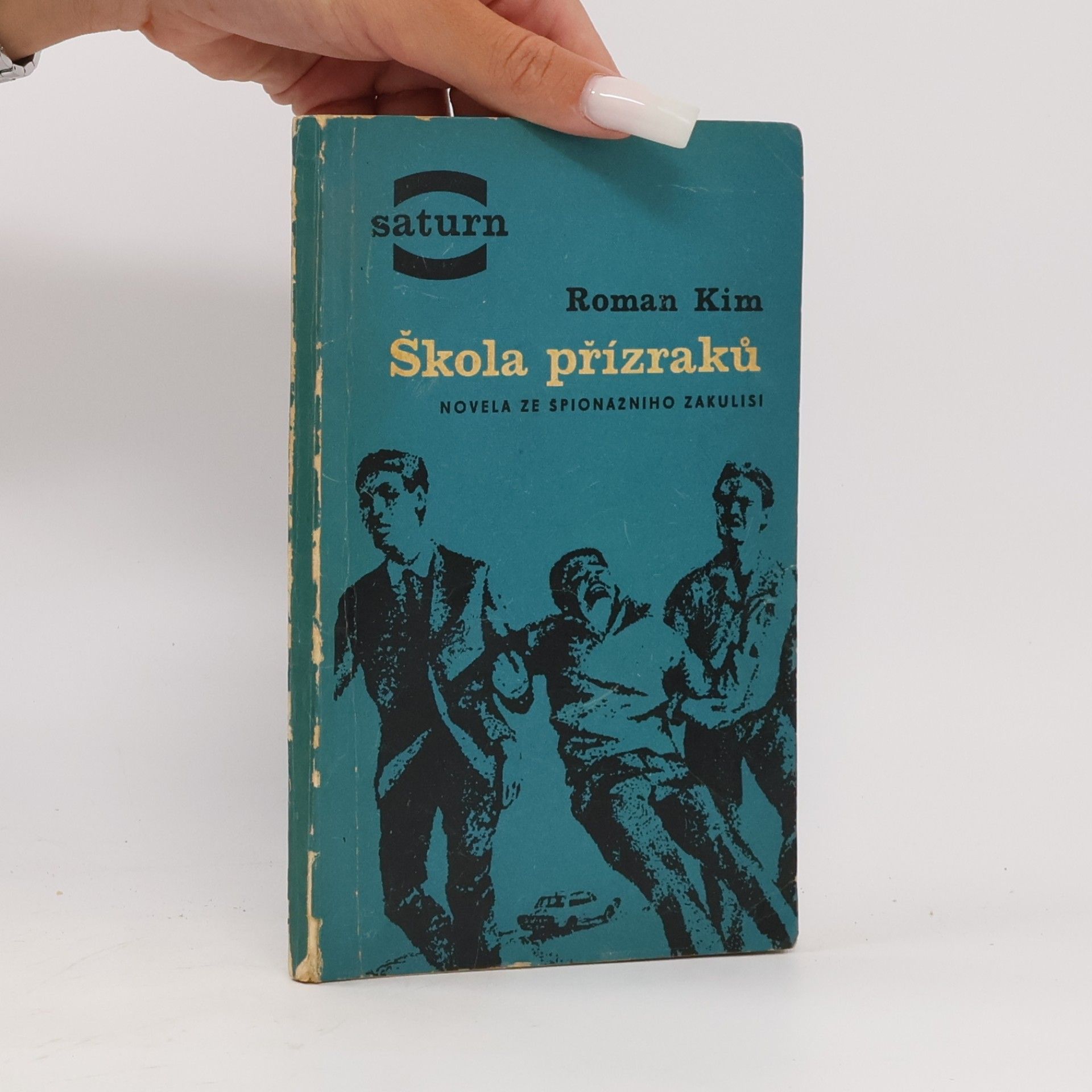 Roman Kim Škola přízraků