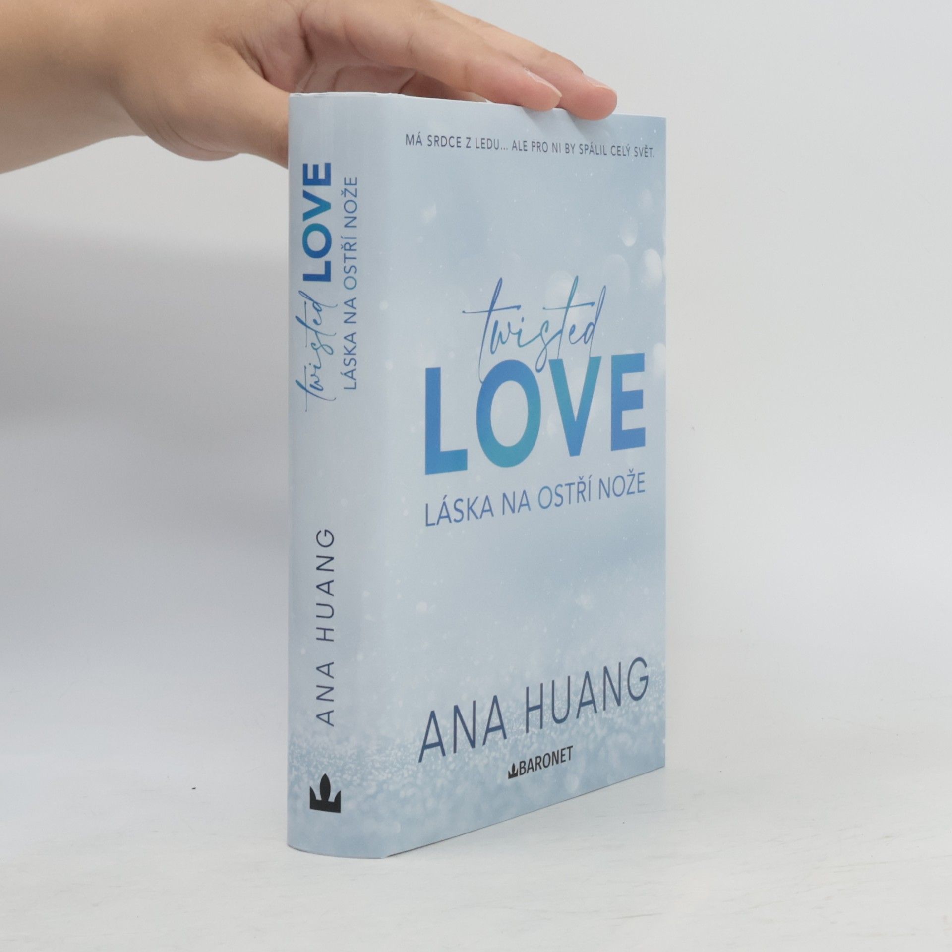 Ana Huang Twisted love. Láska na ostří nože
