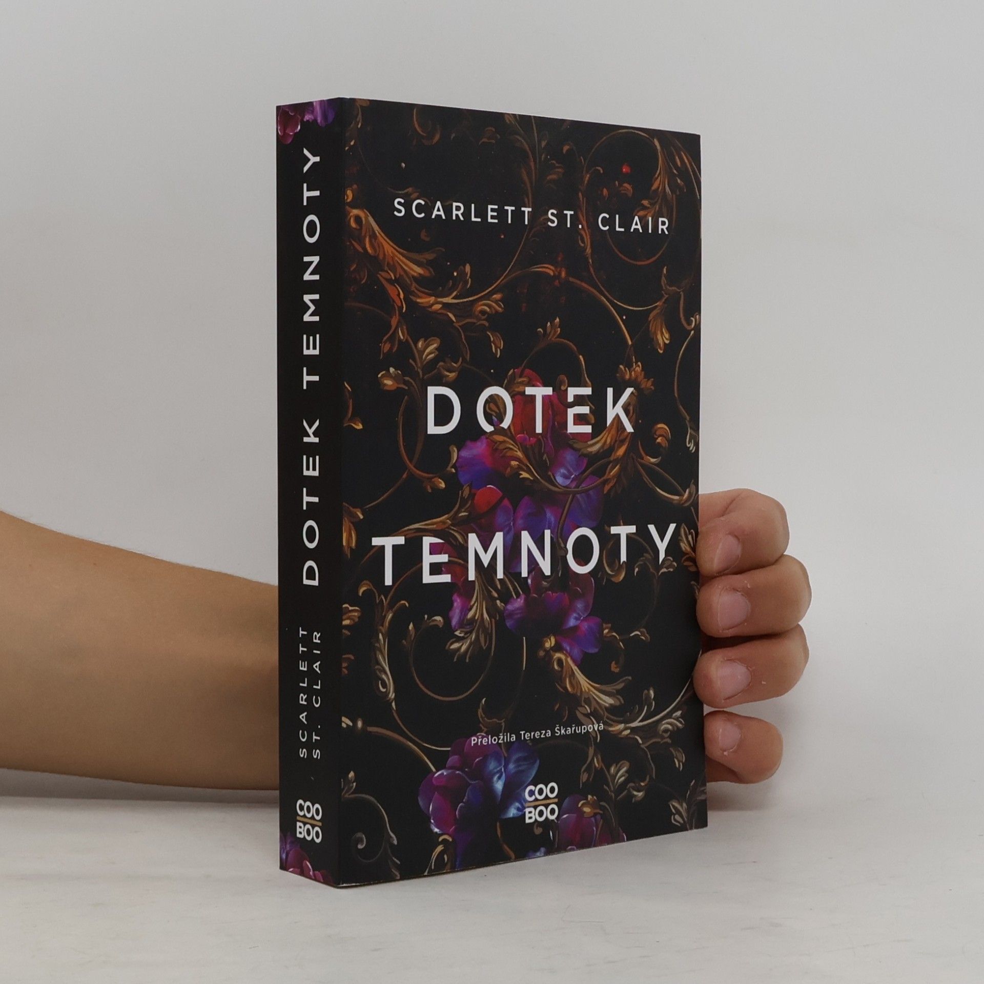 Scarlett St. Clair Dotek temnoty