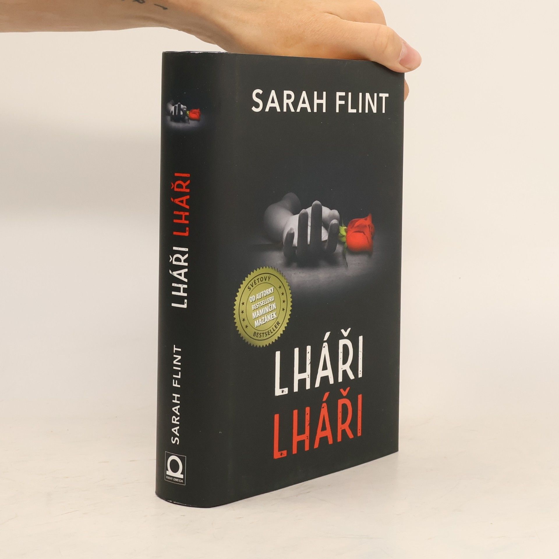 Sarah Flint Lháři, lháři