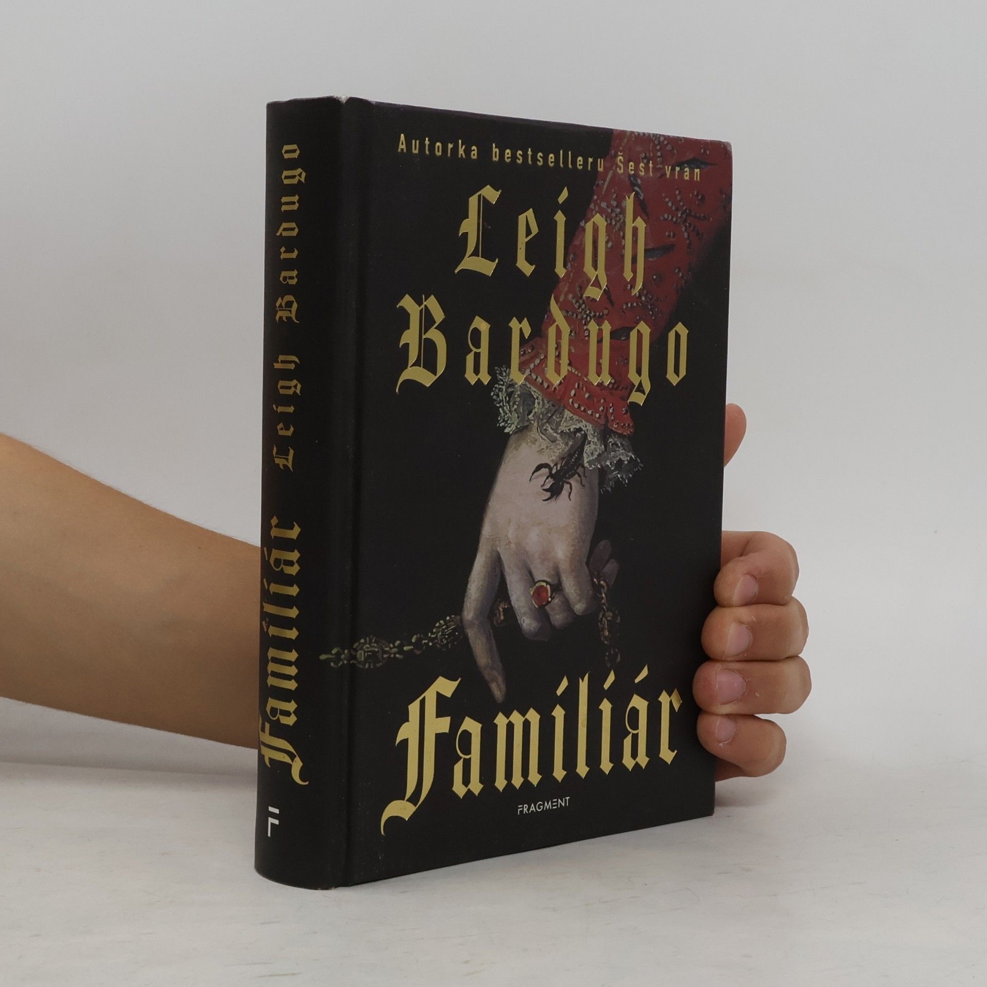 Leigh Bardugo Familiár