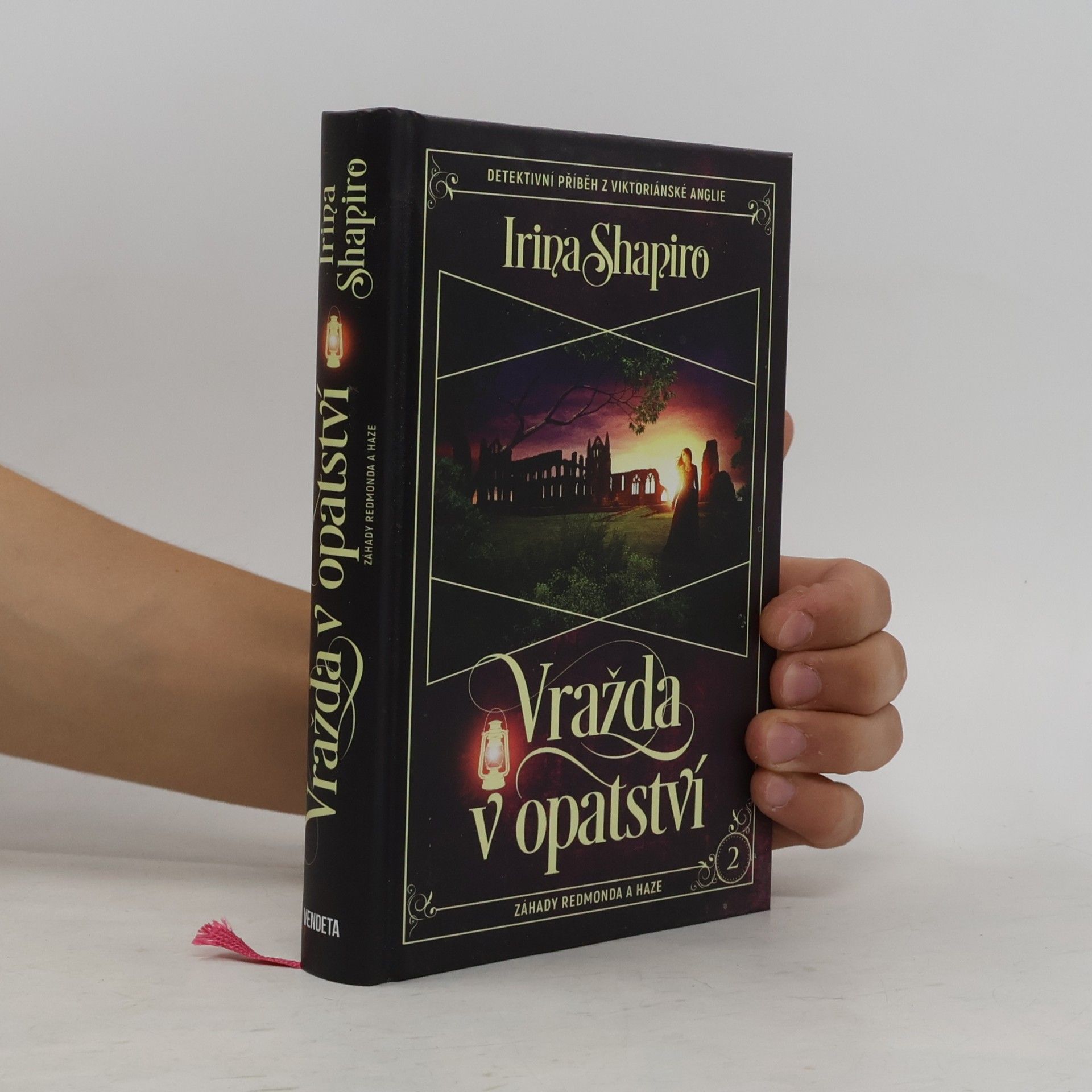 Irina Shapiro Vražda v opatství : záhady Redmonda a Haze