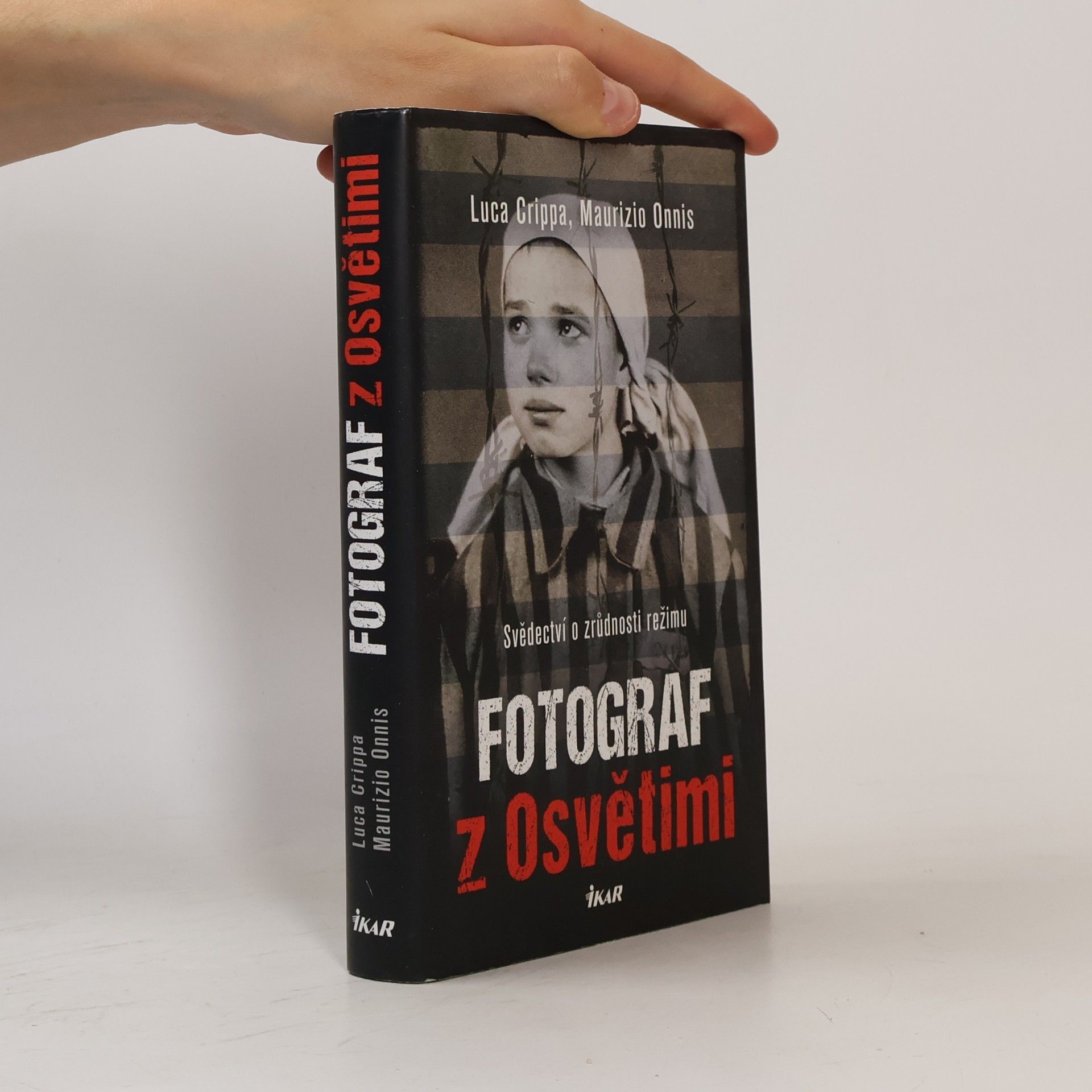 Luca Crippa Fotograf z Osvětimi