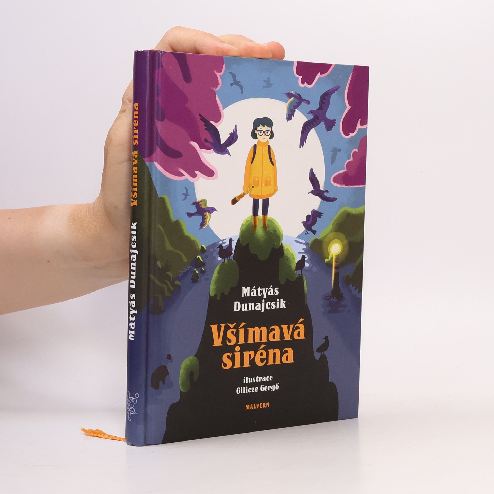 Mátyás Dunajcsik Všímavá siréna