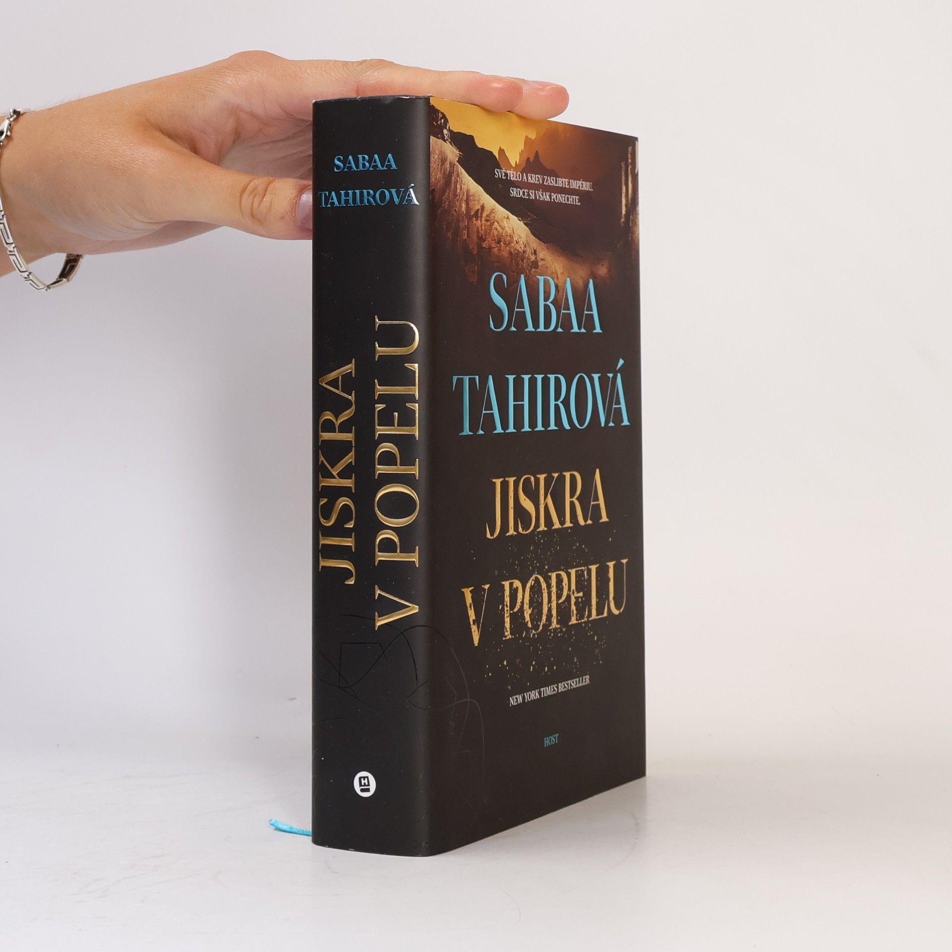 Sabaa Tahir Jiskra v popelu