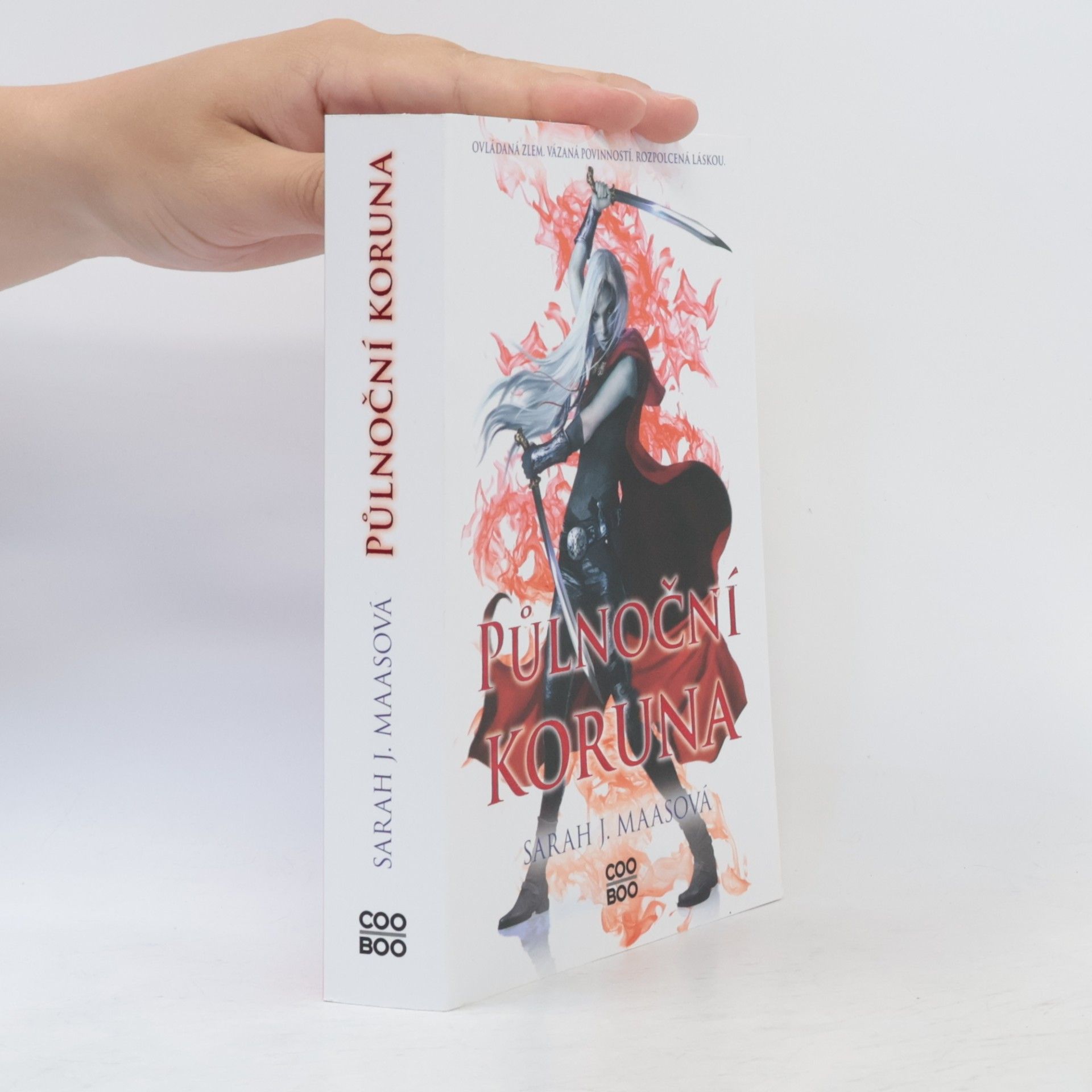 Sarah J. Maas Půlnoční koruna