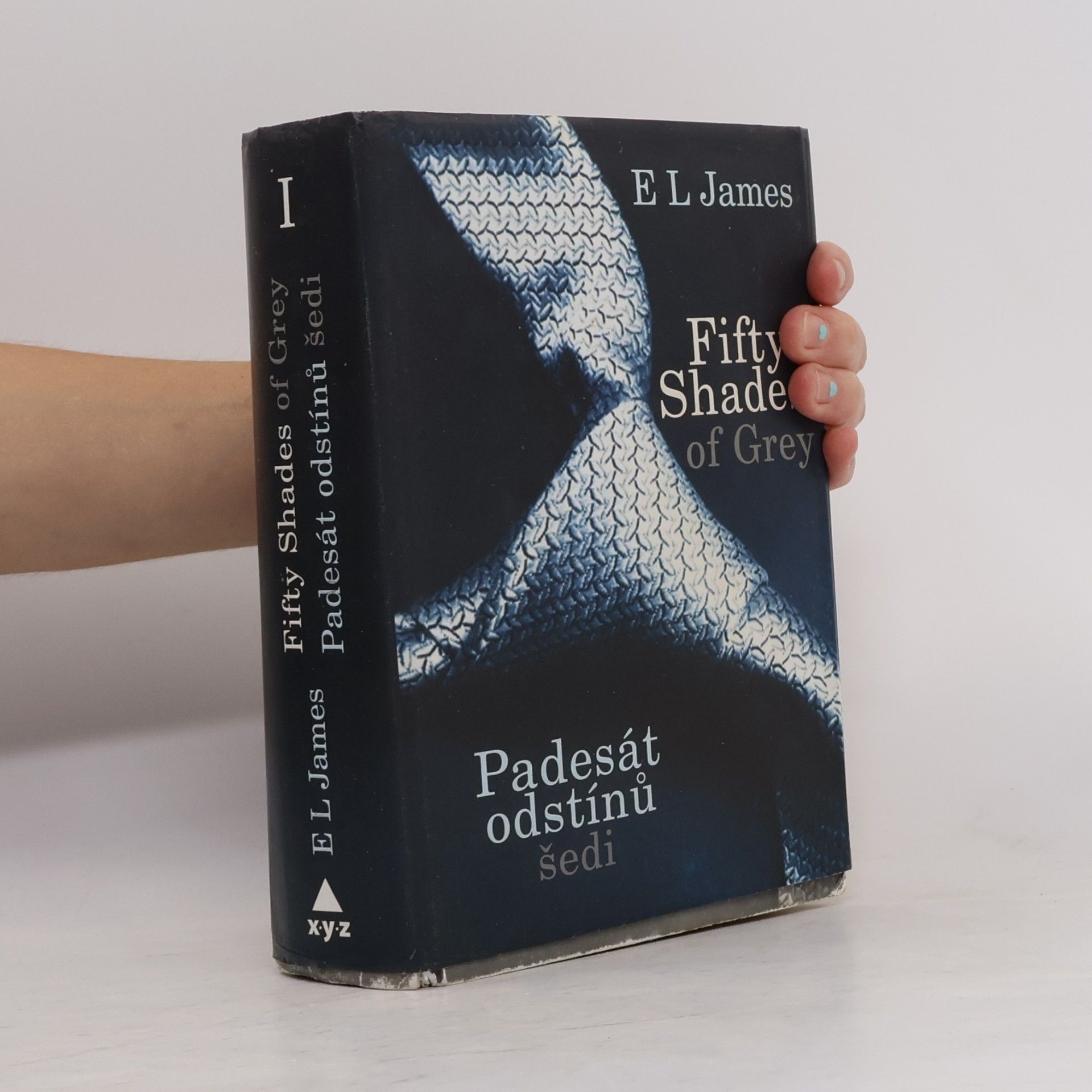 E. L. James Padesát odstínů šedi
