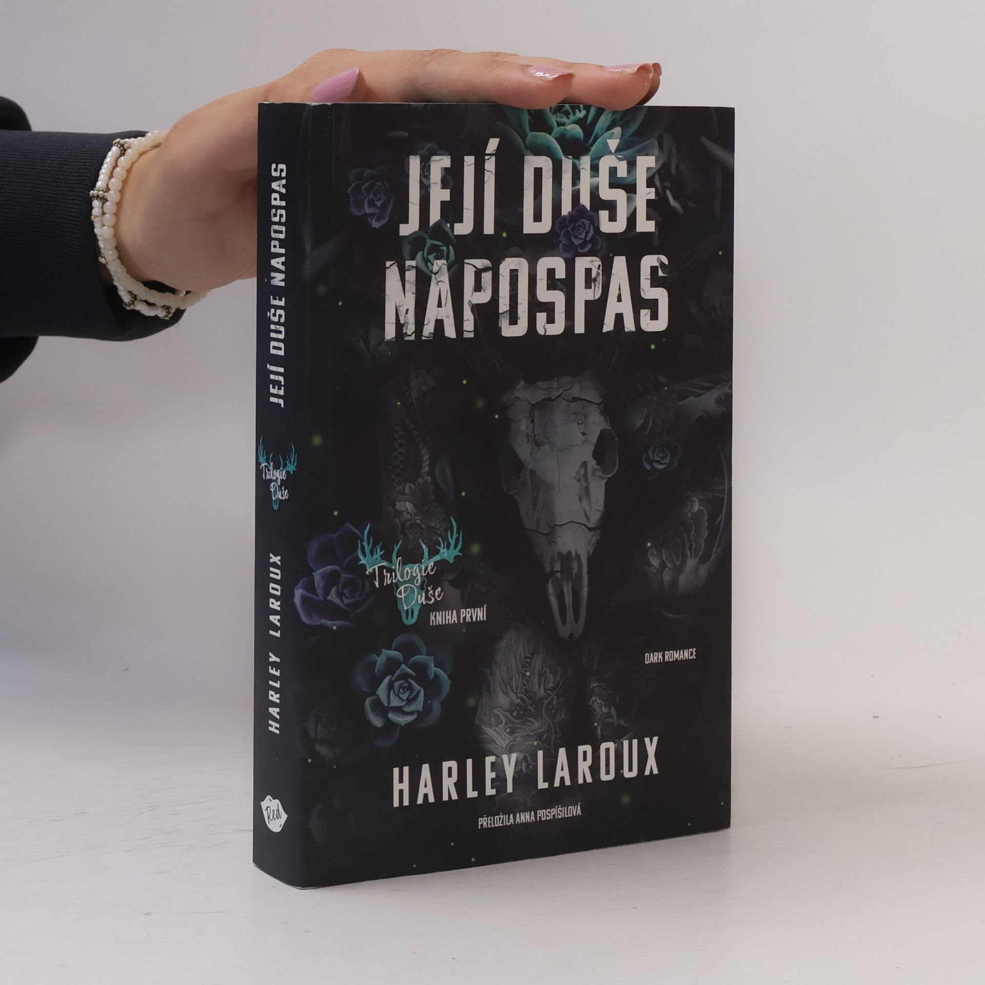 Harley Laroux Její duše napospas