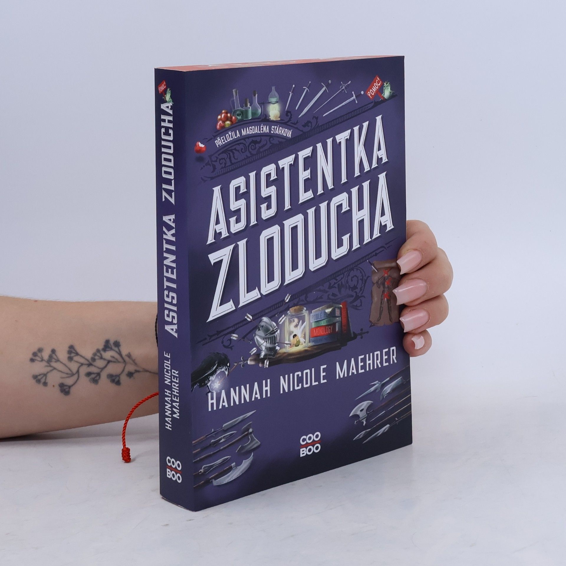 Hannah Nicole Maehrer Asistentka Zloducha