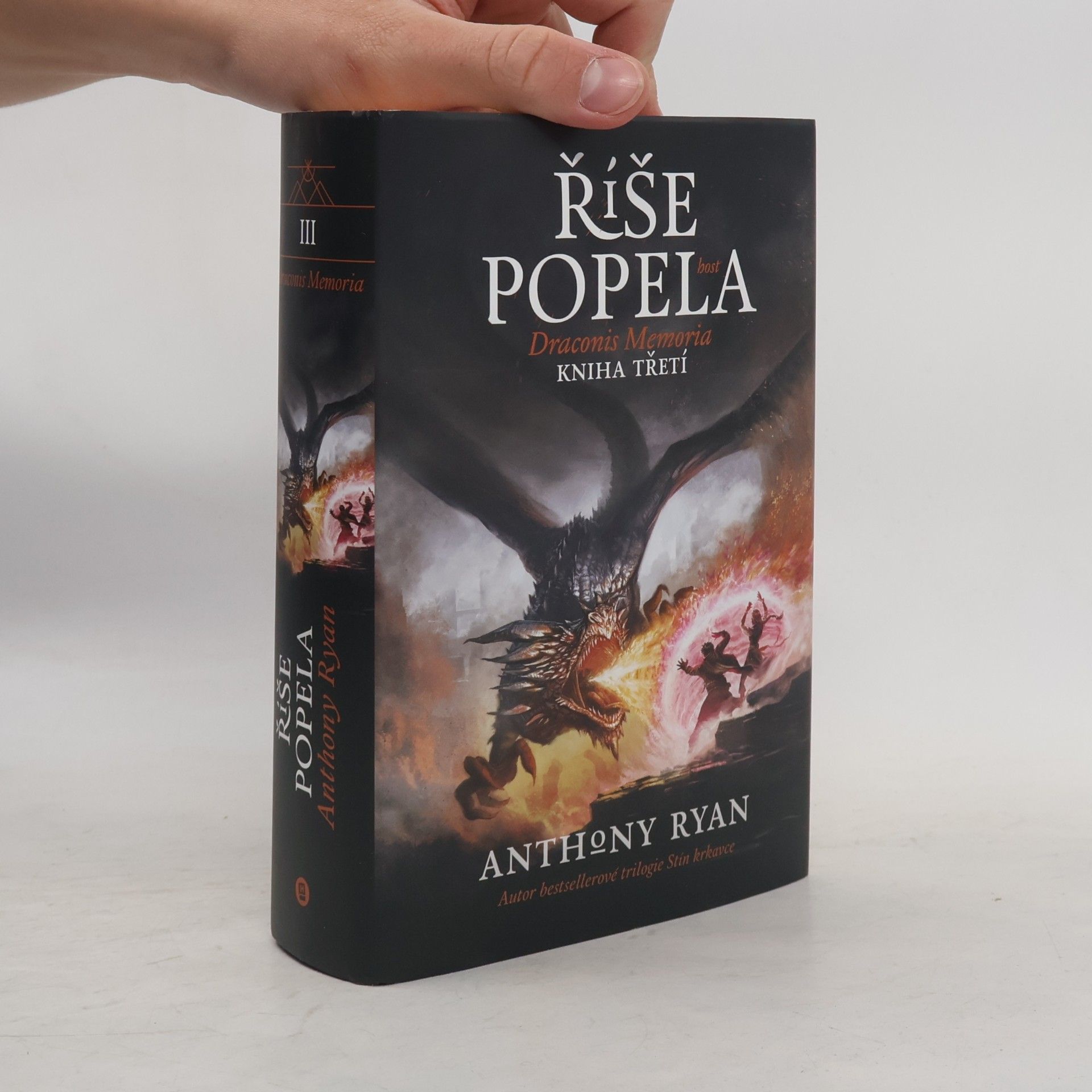 Anthony Ryan Říše popela