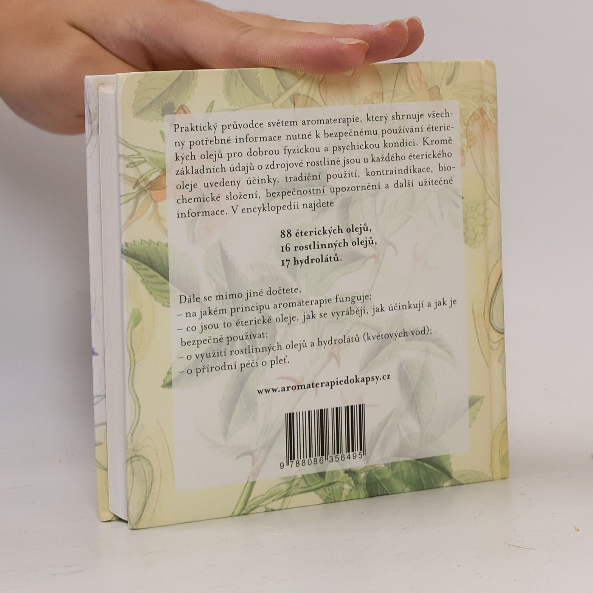 Marie-Noe͏̈lle Roubaud Aromaterapie do kapsy. Malá encyklopedie éterických olejů
