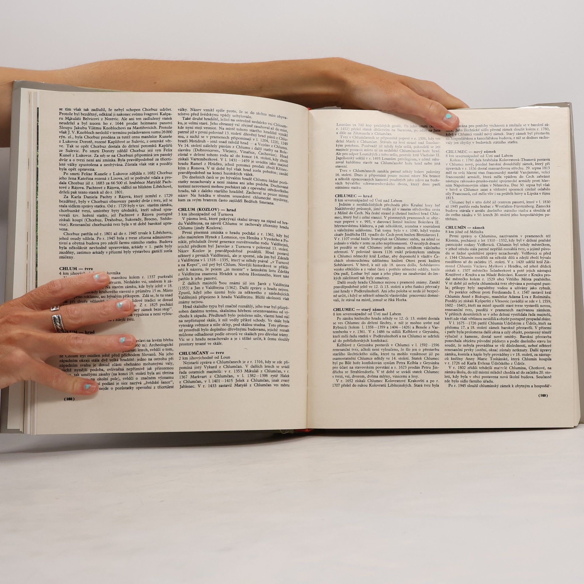 Various authors Hrady, zámky a tvrze v Čechách, na Moravě a ve Slezsku III. Severní Čechy