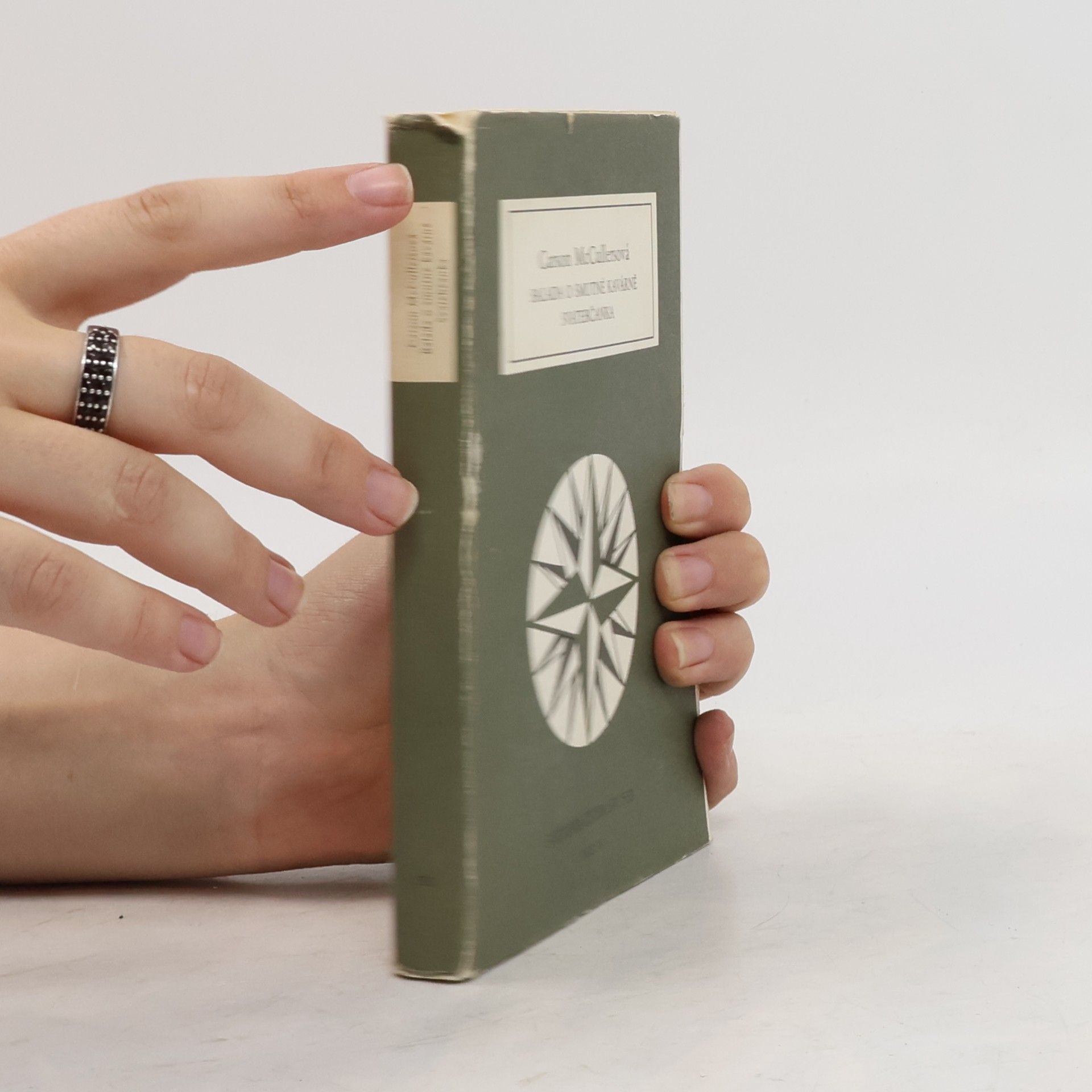 Carson McCullers Balada o smutné kavárně. Svatebčanka