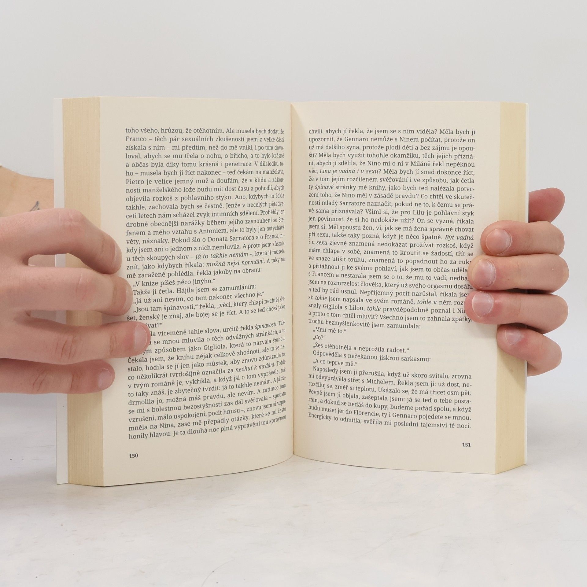 Elena Ferrante Geniální přítelkyně. Díl třetí, Příběh těch, co odcházejí, a těch, kteří zůstanou