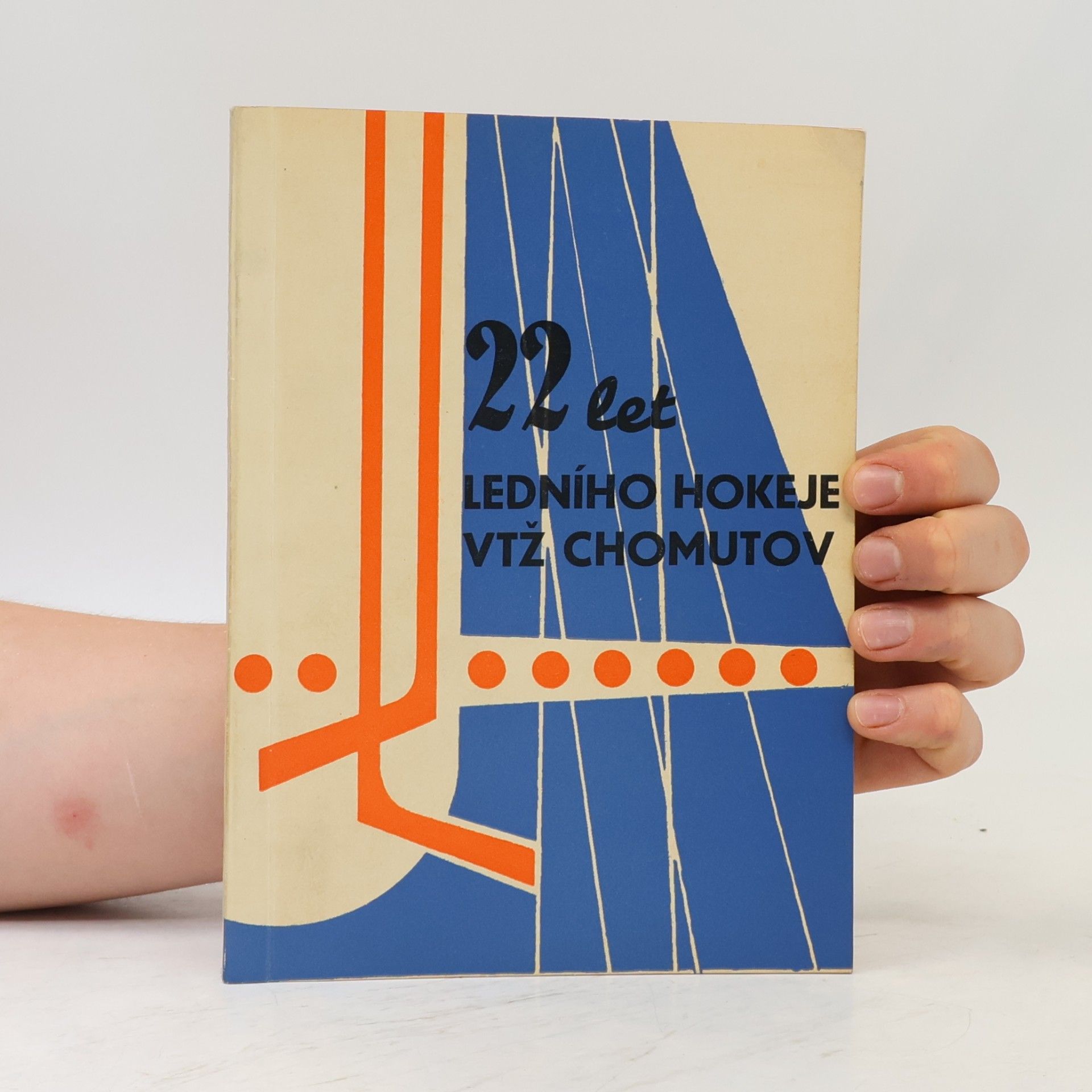 Various authors 22 let ledního hokeje VTŽ Chomutov